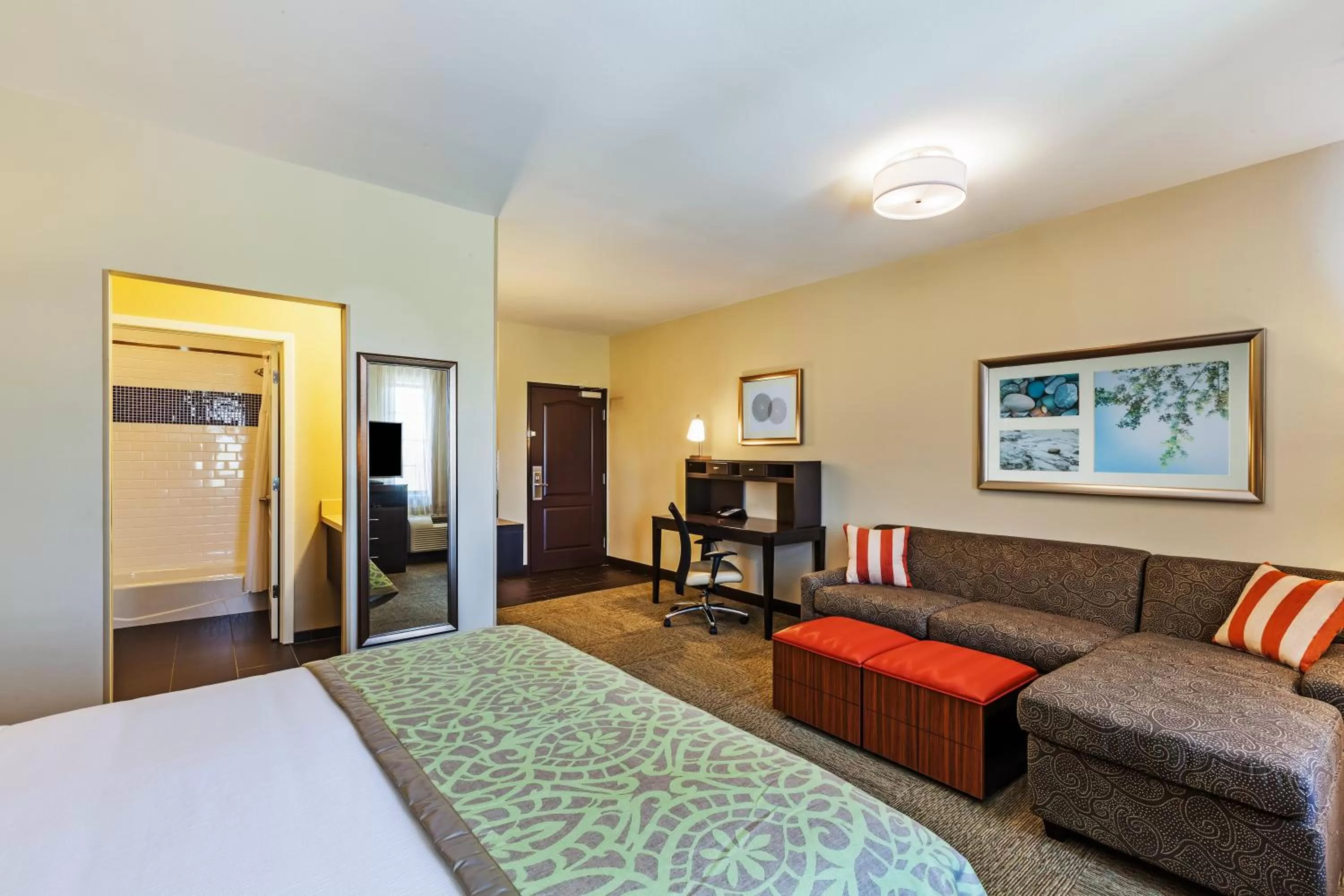 Photo of the whole room, Bed in Staybridge Suites Fort Worth Fossil Creek by IHG