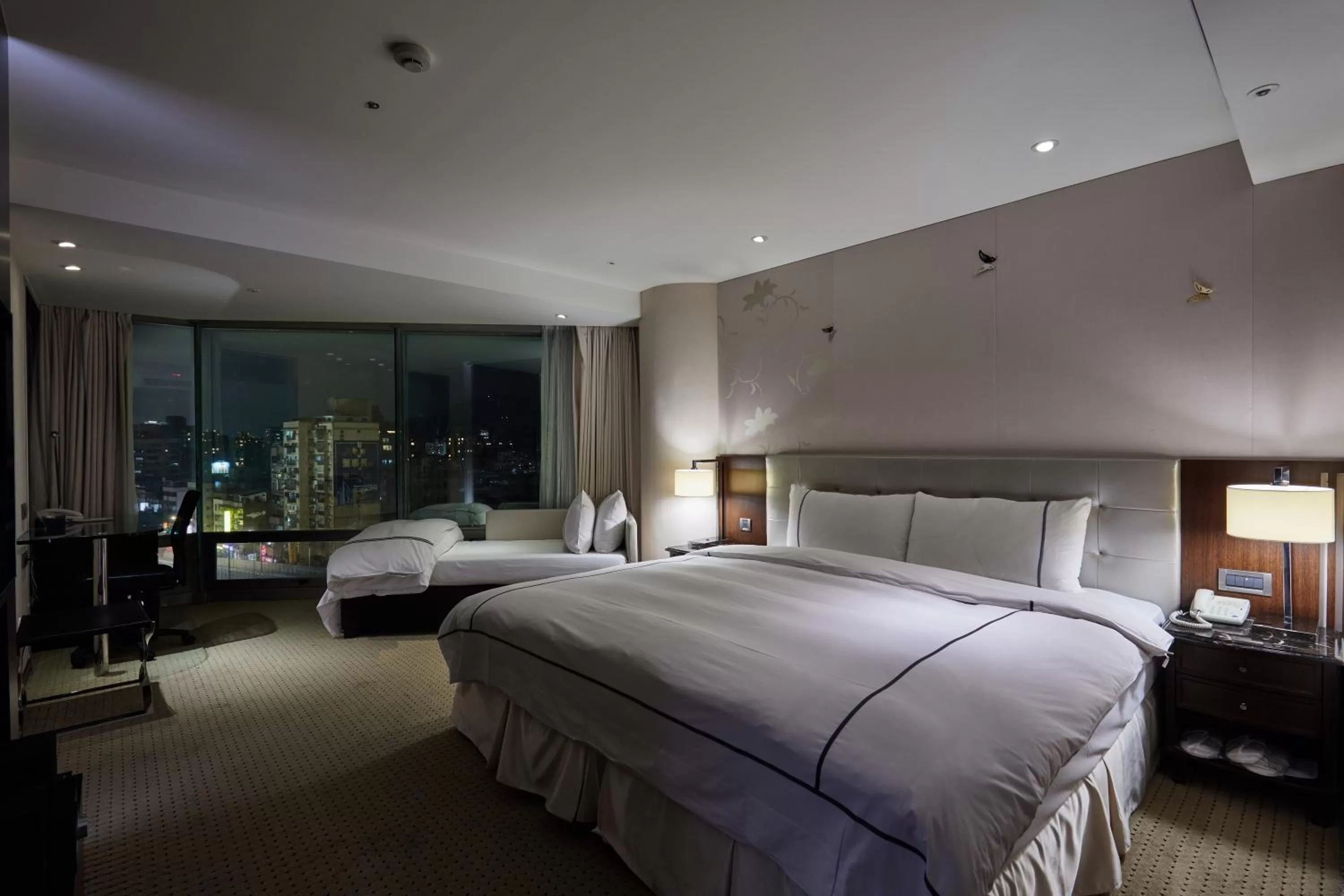 Bed in K Hotel Taipei Dunnan