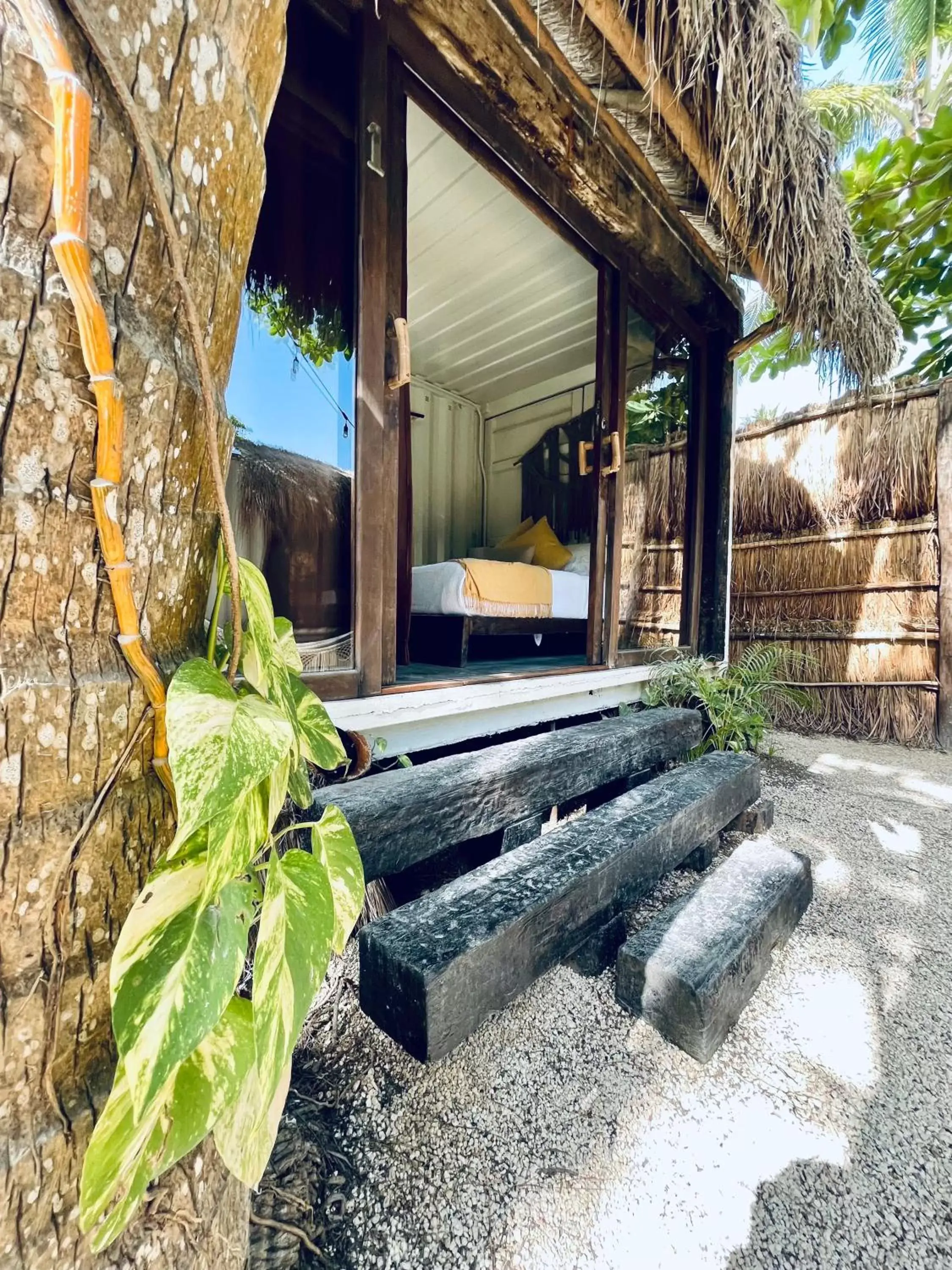 Facade/entrance in Pal Mar Glamtainer Tulum