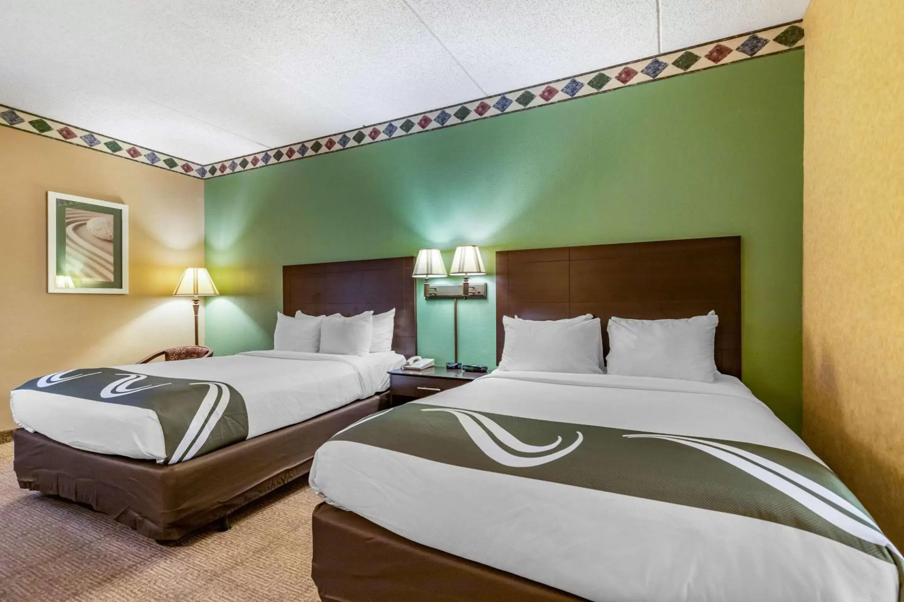 Photo of the whole room, Bed in Quality Inn San Antonio Fiesta at Six Flags