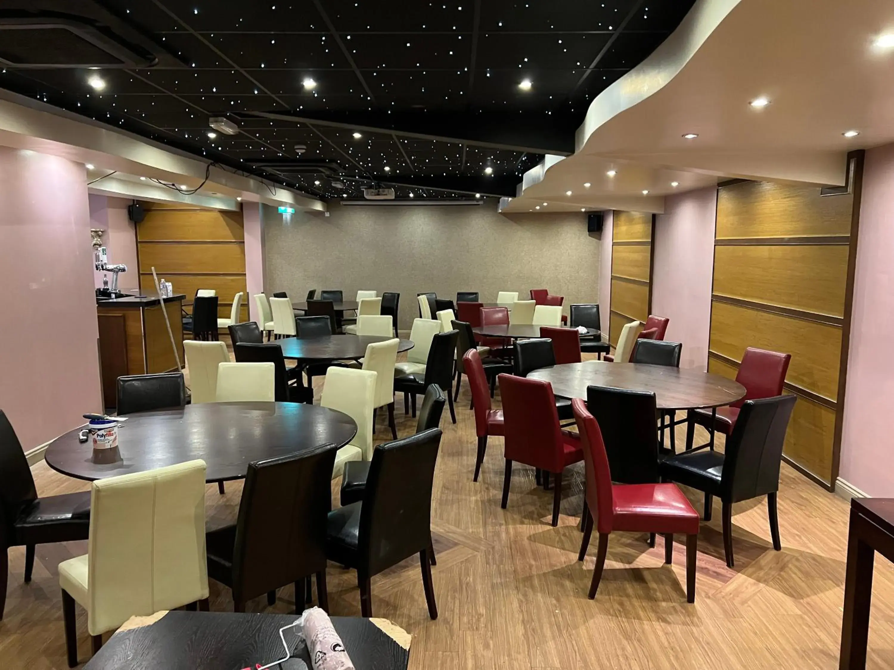Banquet/Function facilities, Restaurant/Places to Eat in Southport Metro Hotel