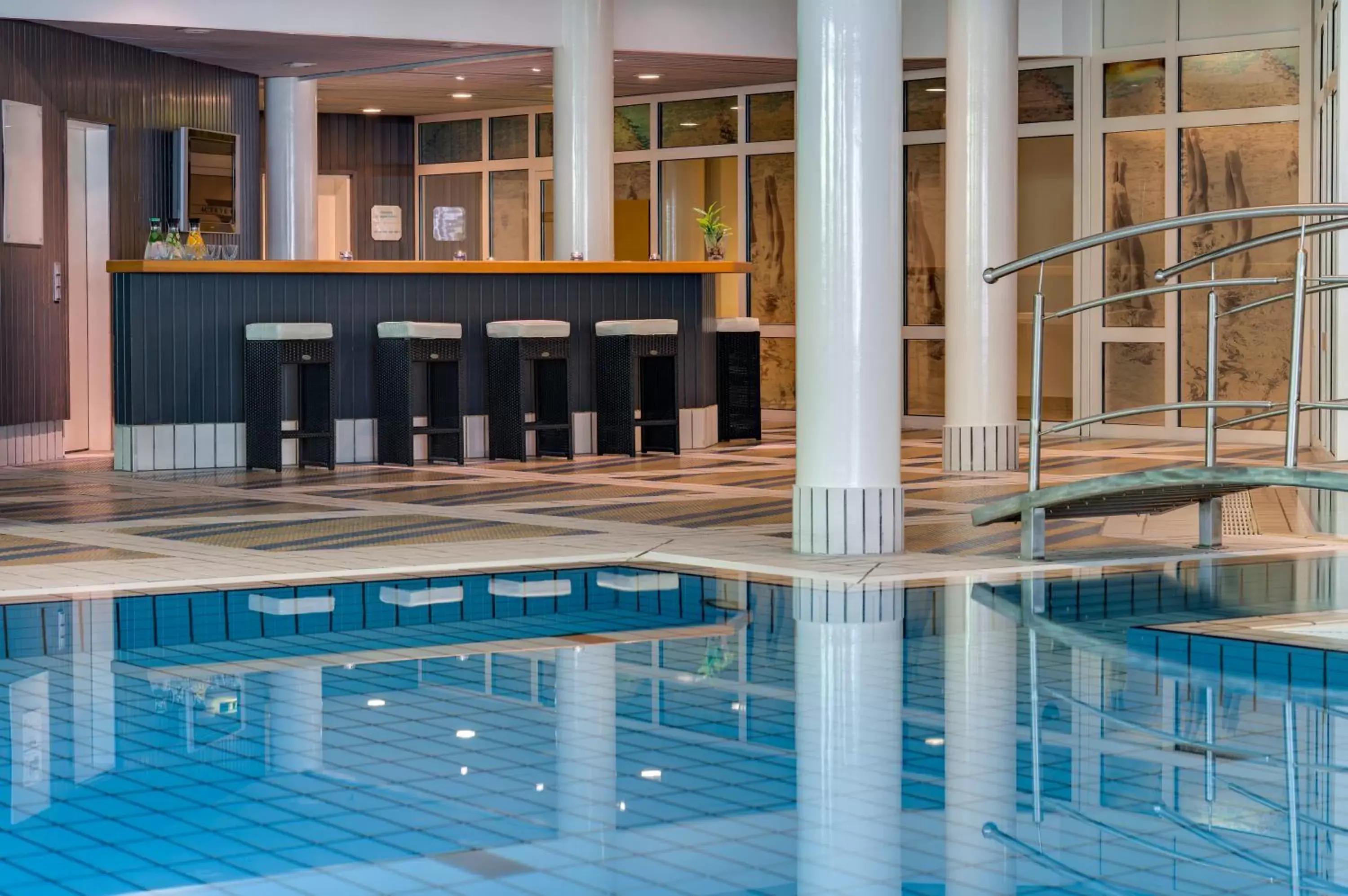 Swimming Pool in Radisson Blu Hotel Dortmund