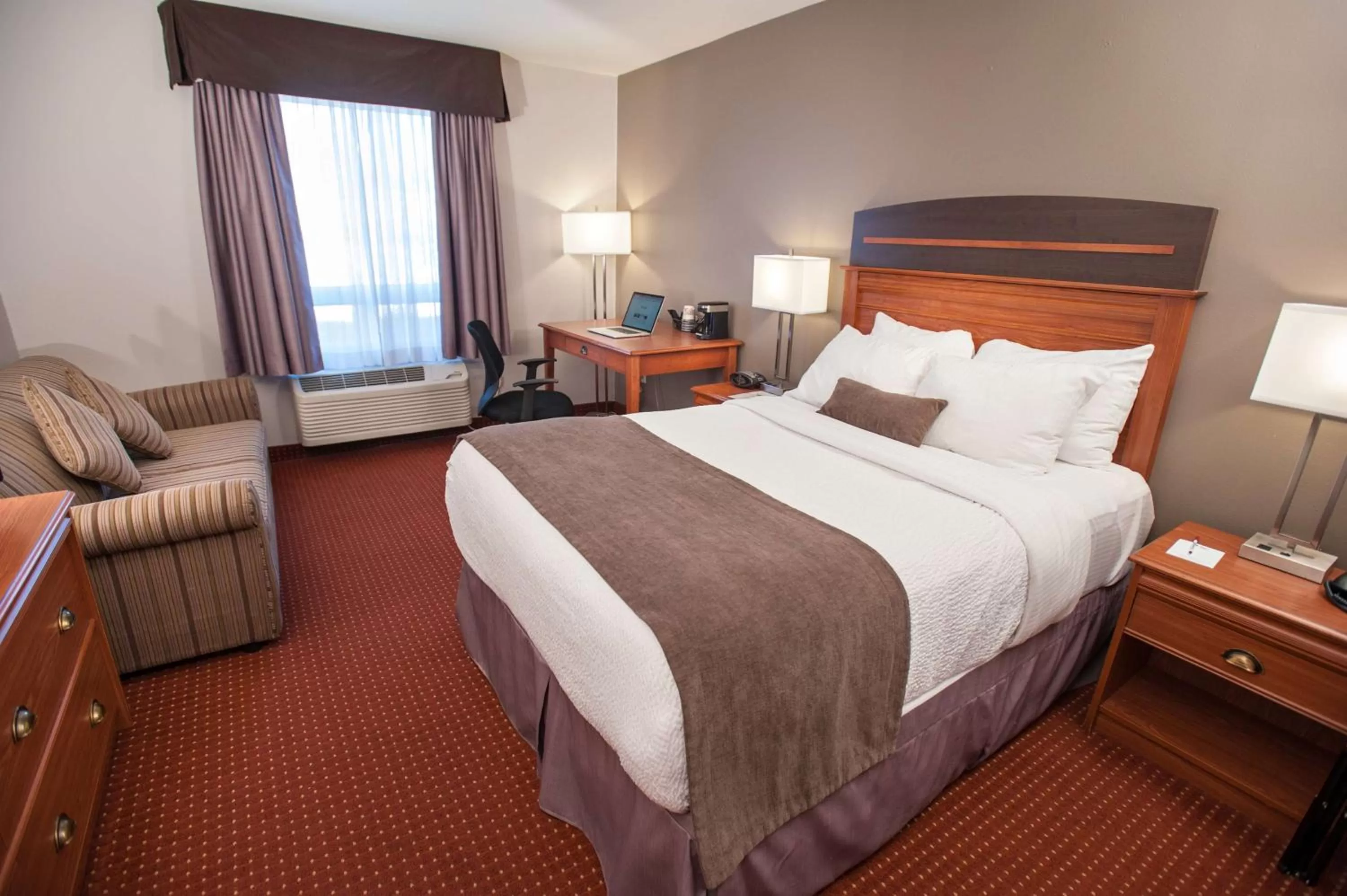 Photo of the whole room, Bed in Best Western Plus Moncton