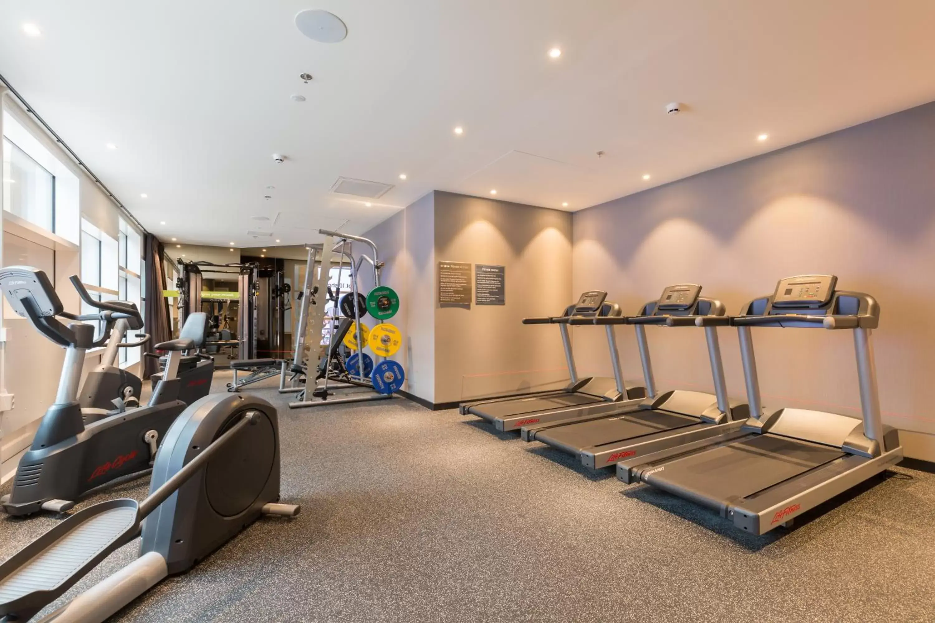 Fitness centre/facilities in Crowne Plaza Utrecht - Central Station by IHG Fitness centre/facilities in Crowne Plaza Utrecht - Central Station by IHG
