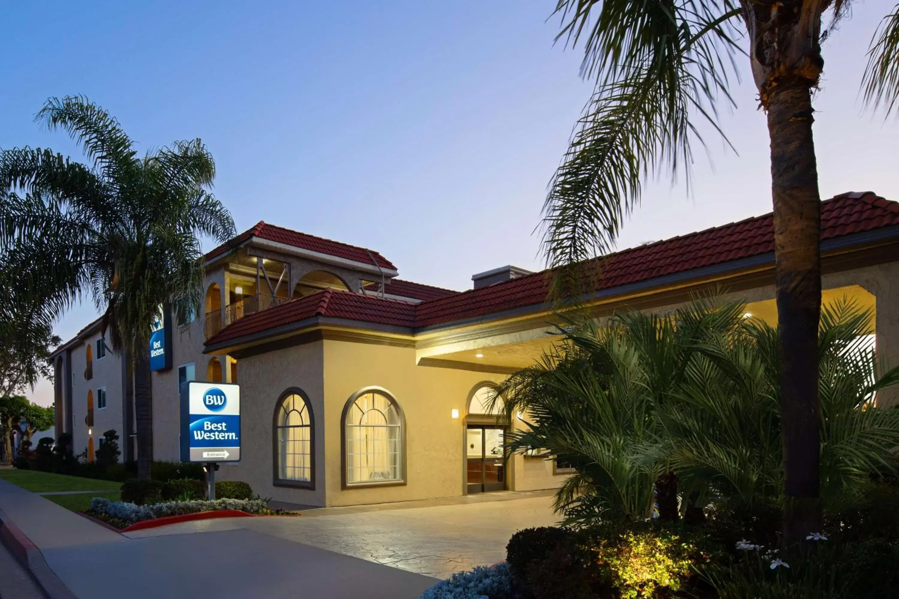 Property Building in Best Western San Diego/Miramar Hotel