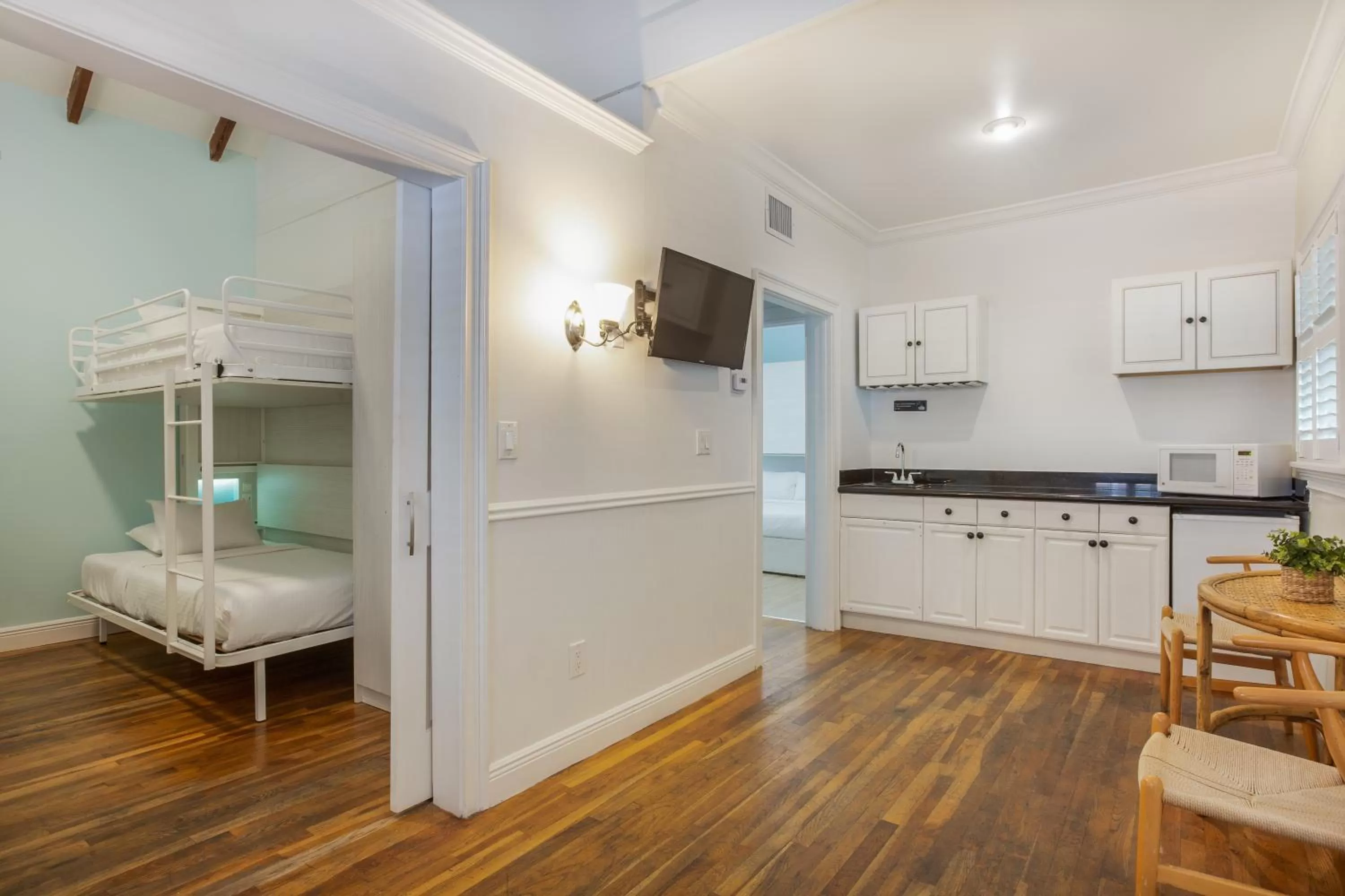 Kitchen or kitchenette, Bed in Nyah - Adult Exclusive