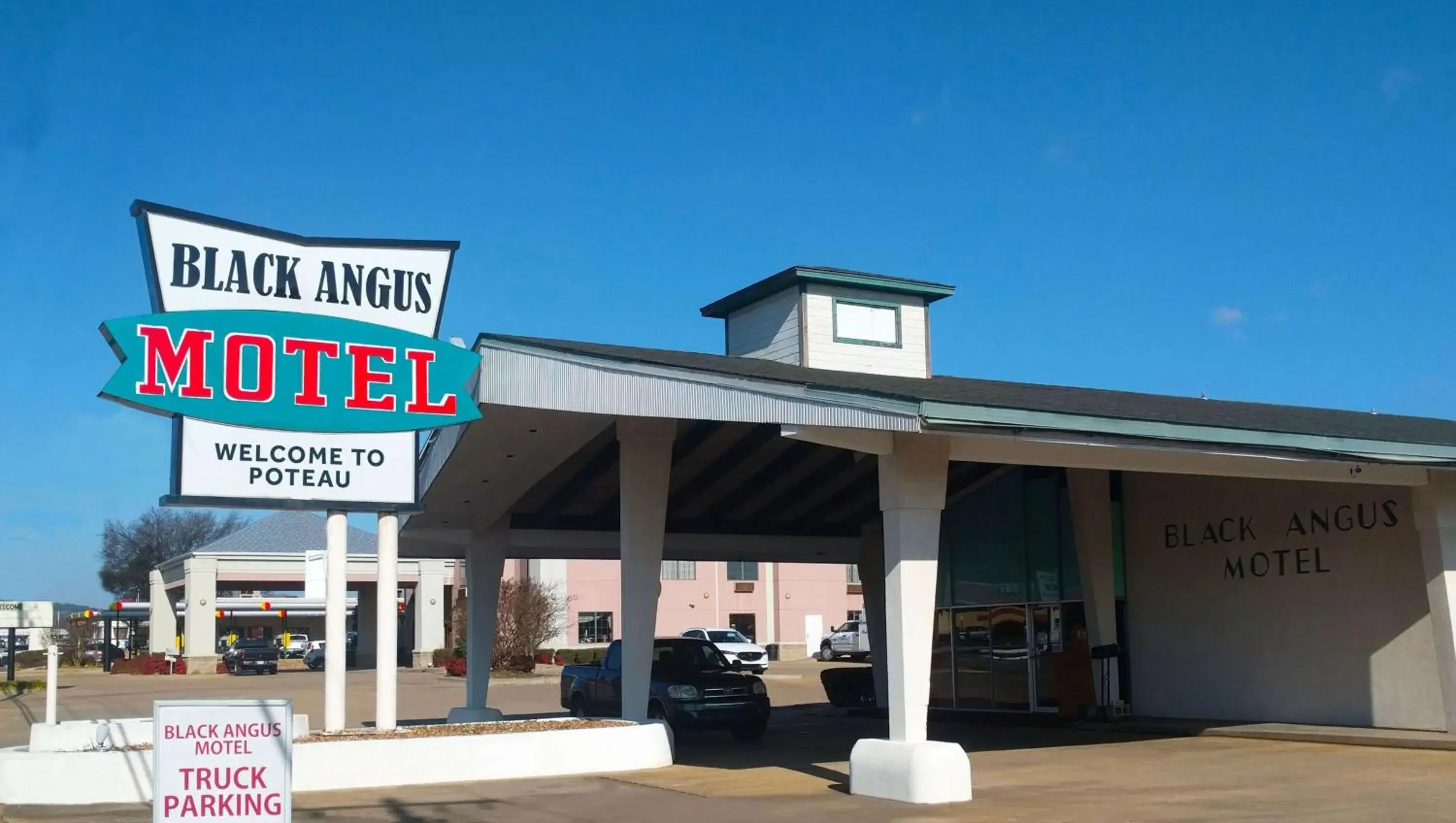 Property building in Black Angus Motel Poteau