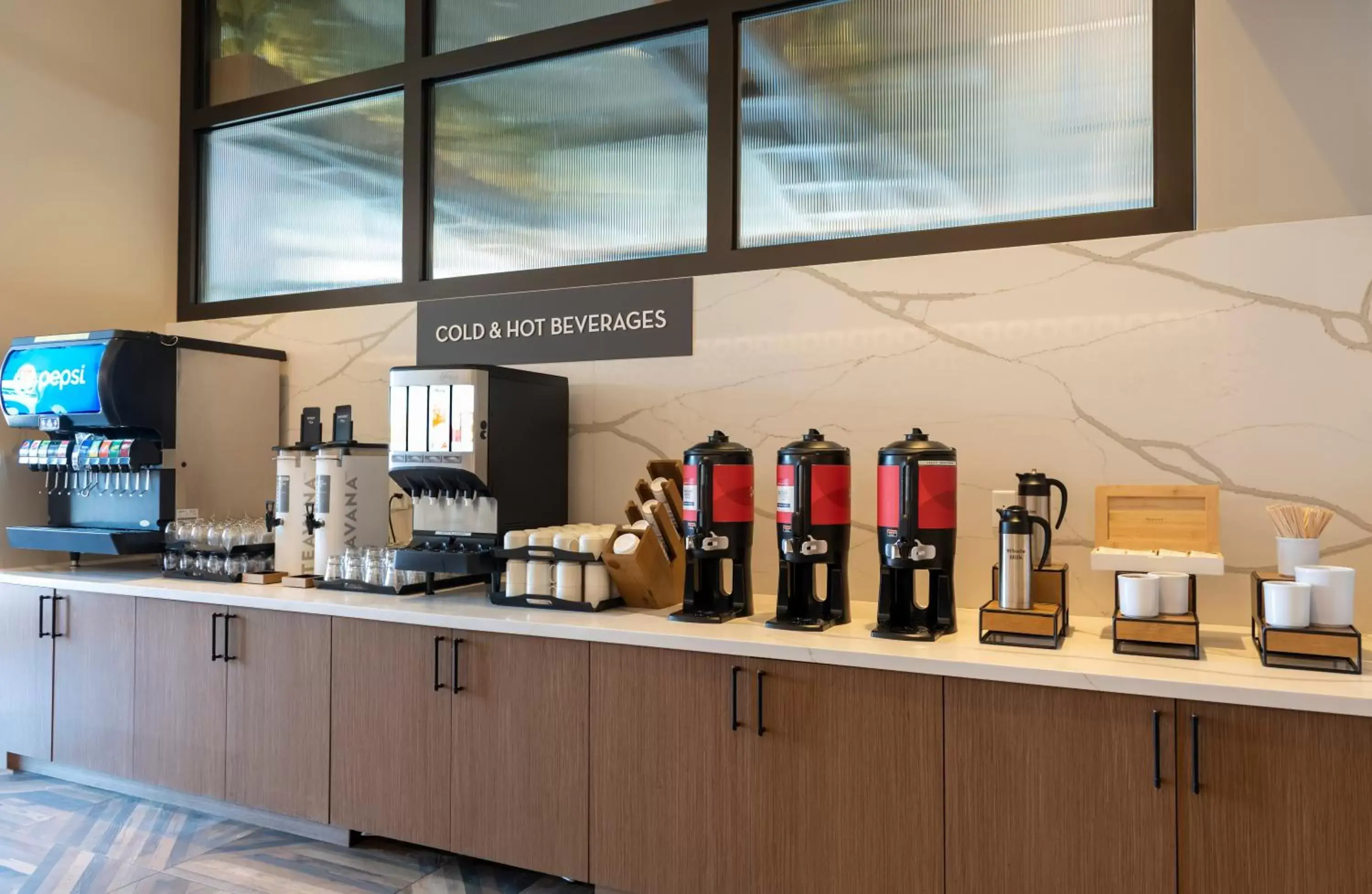 Coffee/tea facilities in Embassy Suites By Hilton Virginia Beach Oceanfront Resort
