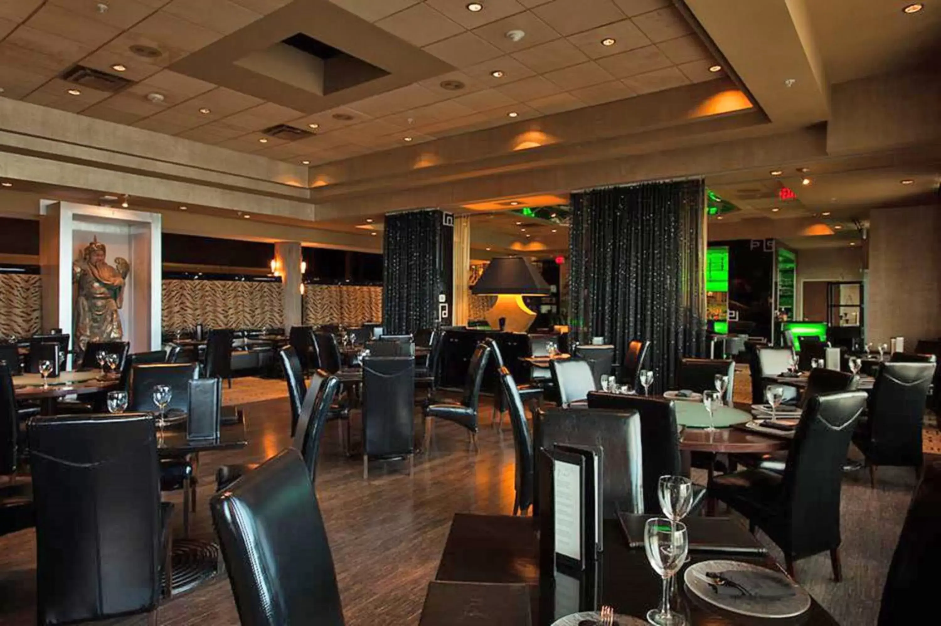 Restaurant/Places to Eat in Holiday Inn Hotel & Suites Ocala Conference Center, an IHG Hotel