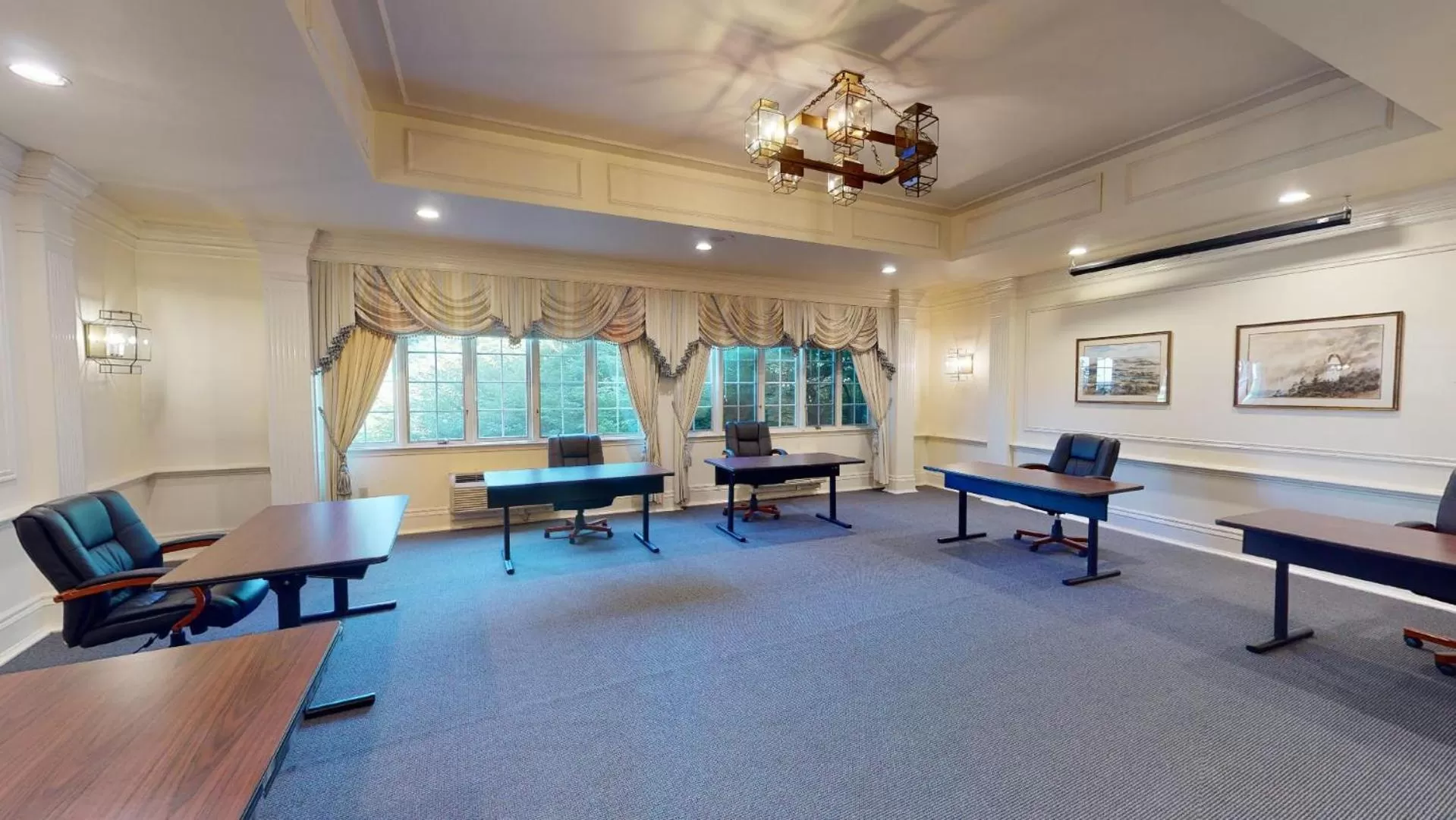 Meeting/conference room in Avon Old Farms Hotel