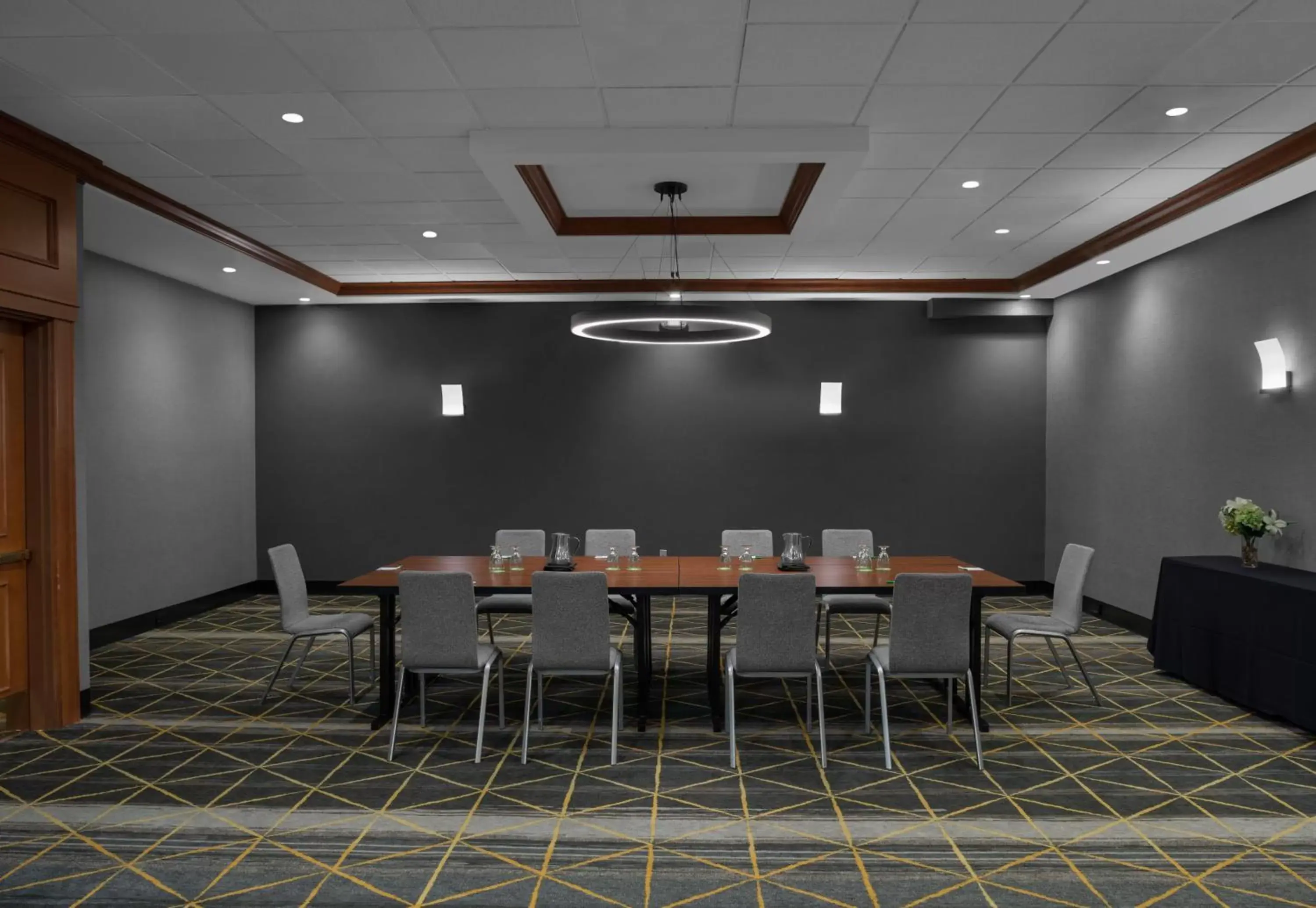 Meeting/conference room in Holiday Inn Hasbrouck Heights-Meadowlands, an IHG Hotel