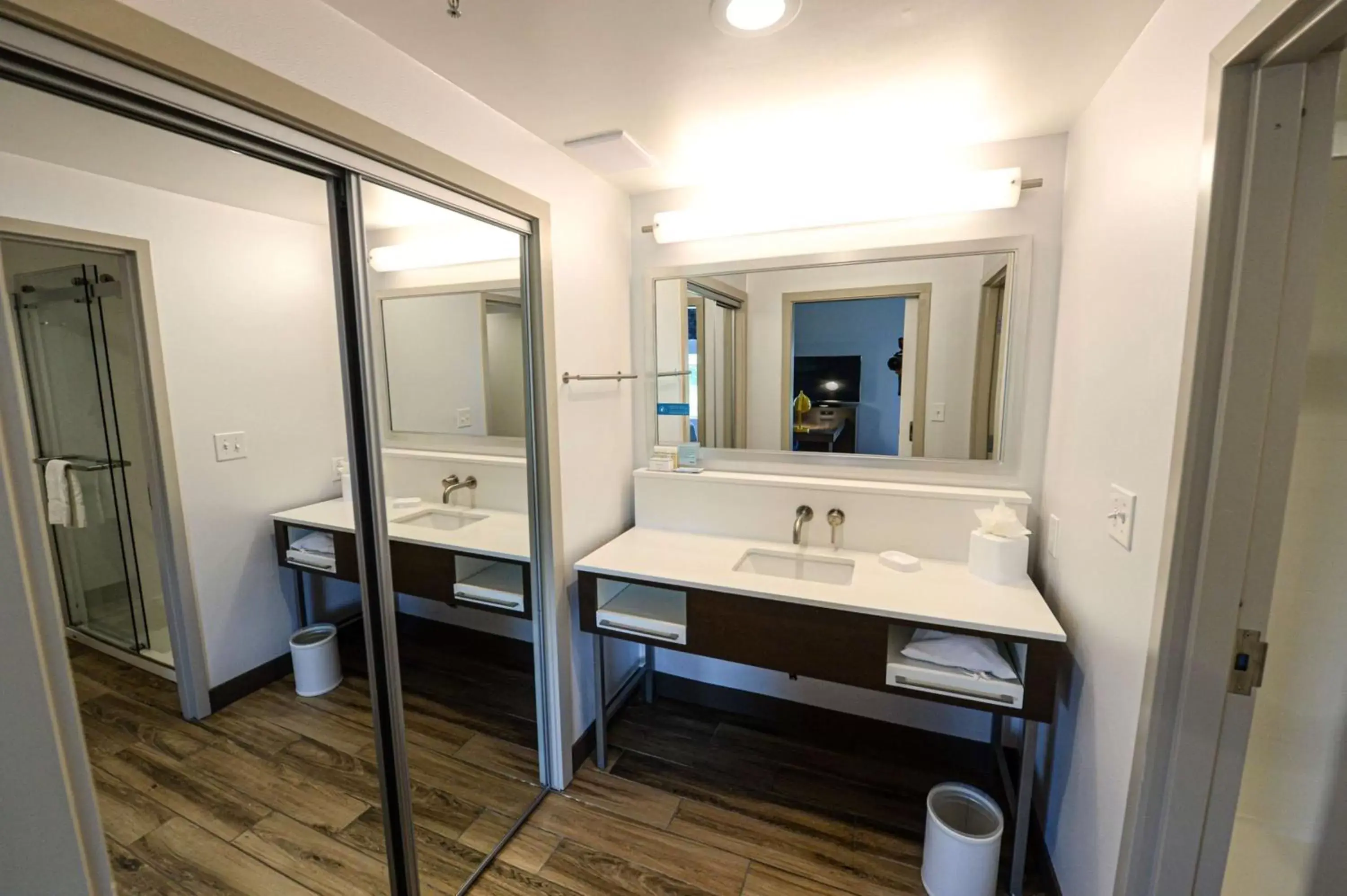 Bathroom in Hampton Inn & Suites Lenoir, NC