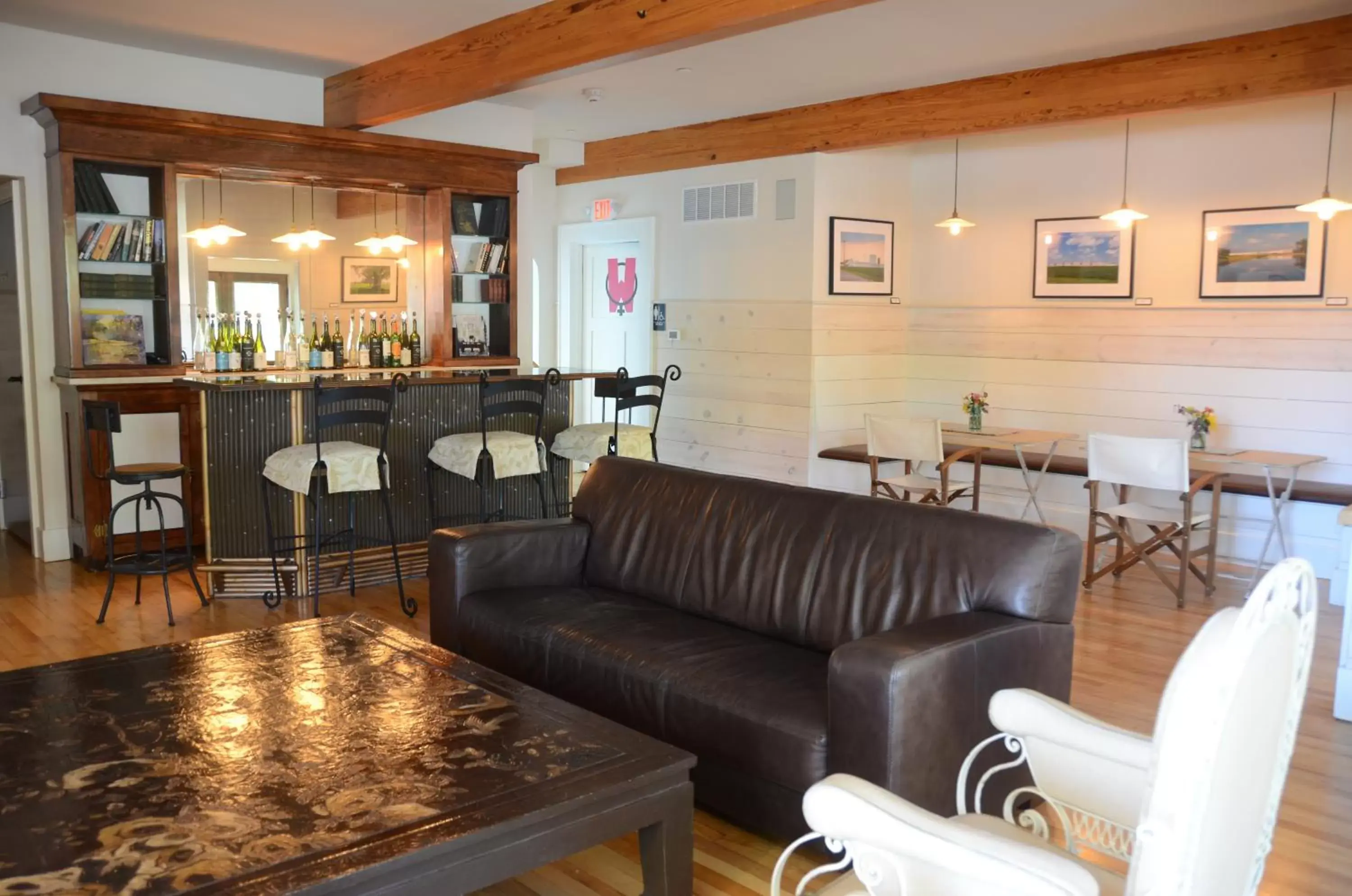 Lounge or bar in Hotel Broad Ripple Lounge or bar in Hotel Broad Ripple