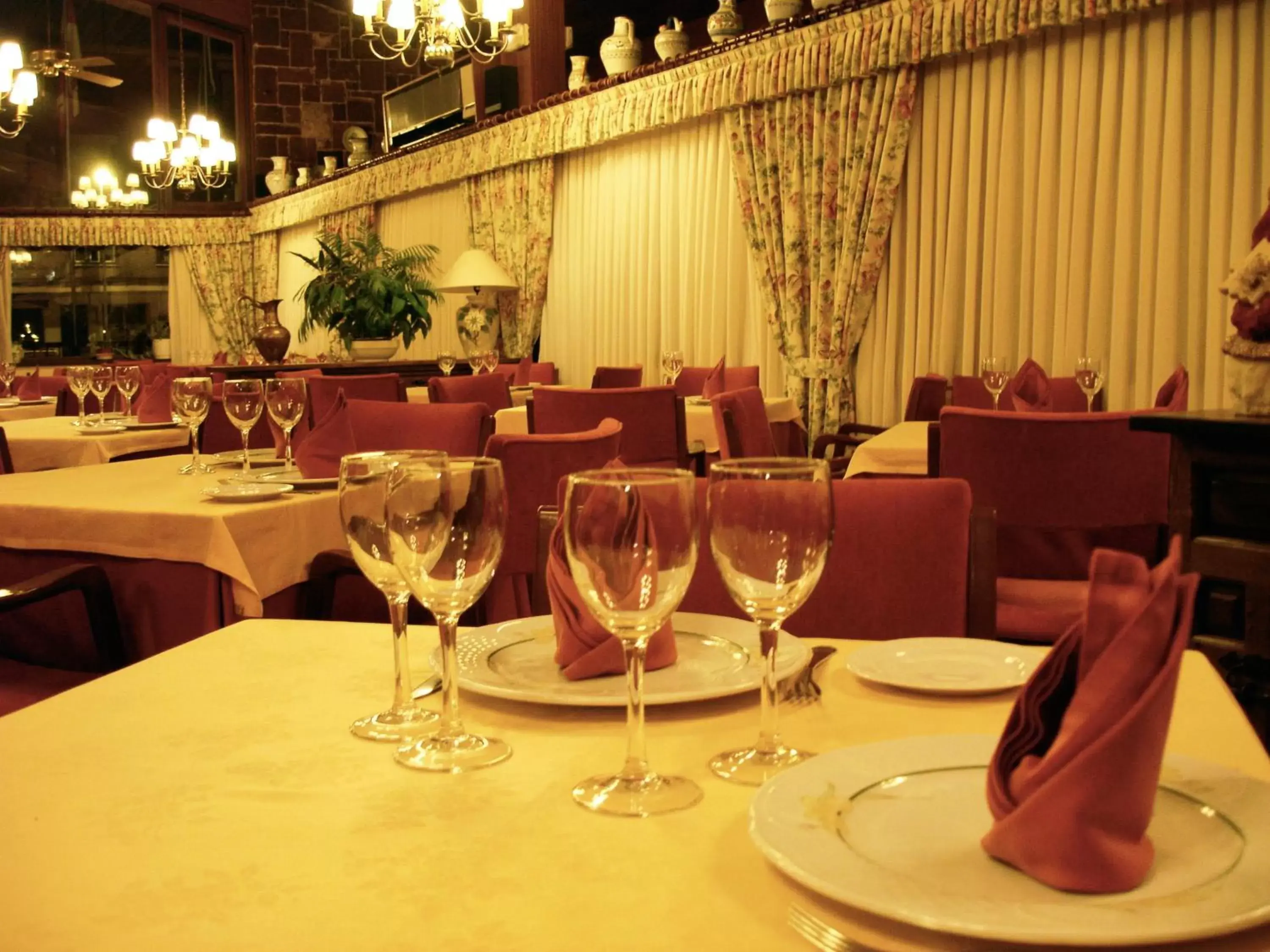 Restaurant/Places to Eat in Hotel Valentin