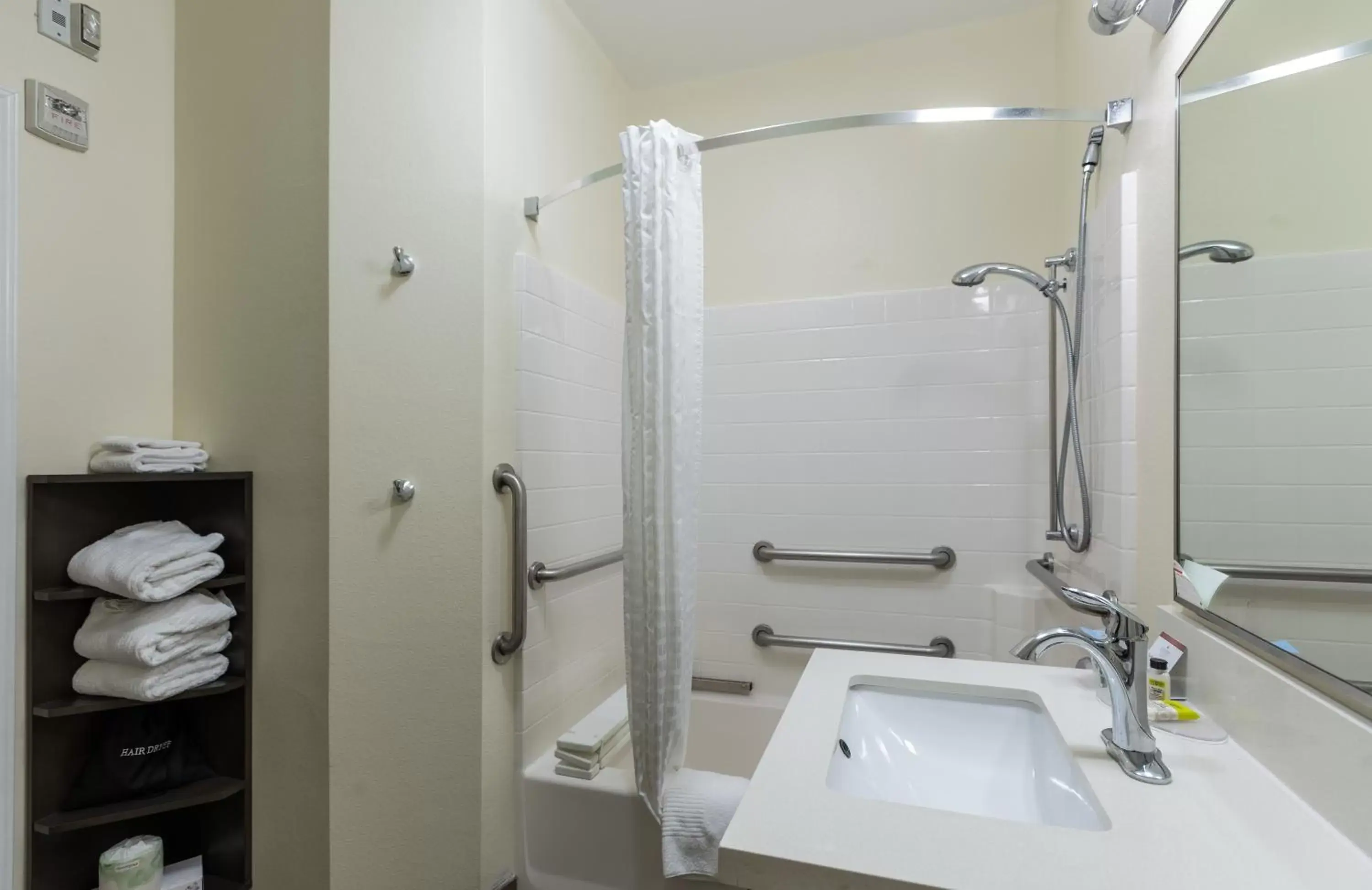 Shower, Bathroom in Candlewood Suites San Marcos, an IHG Hotel