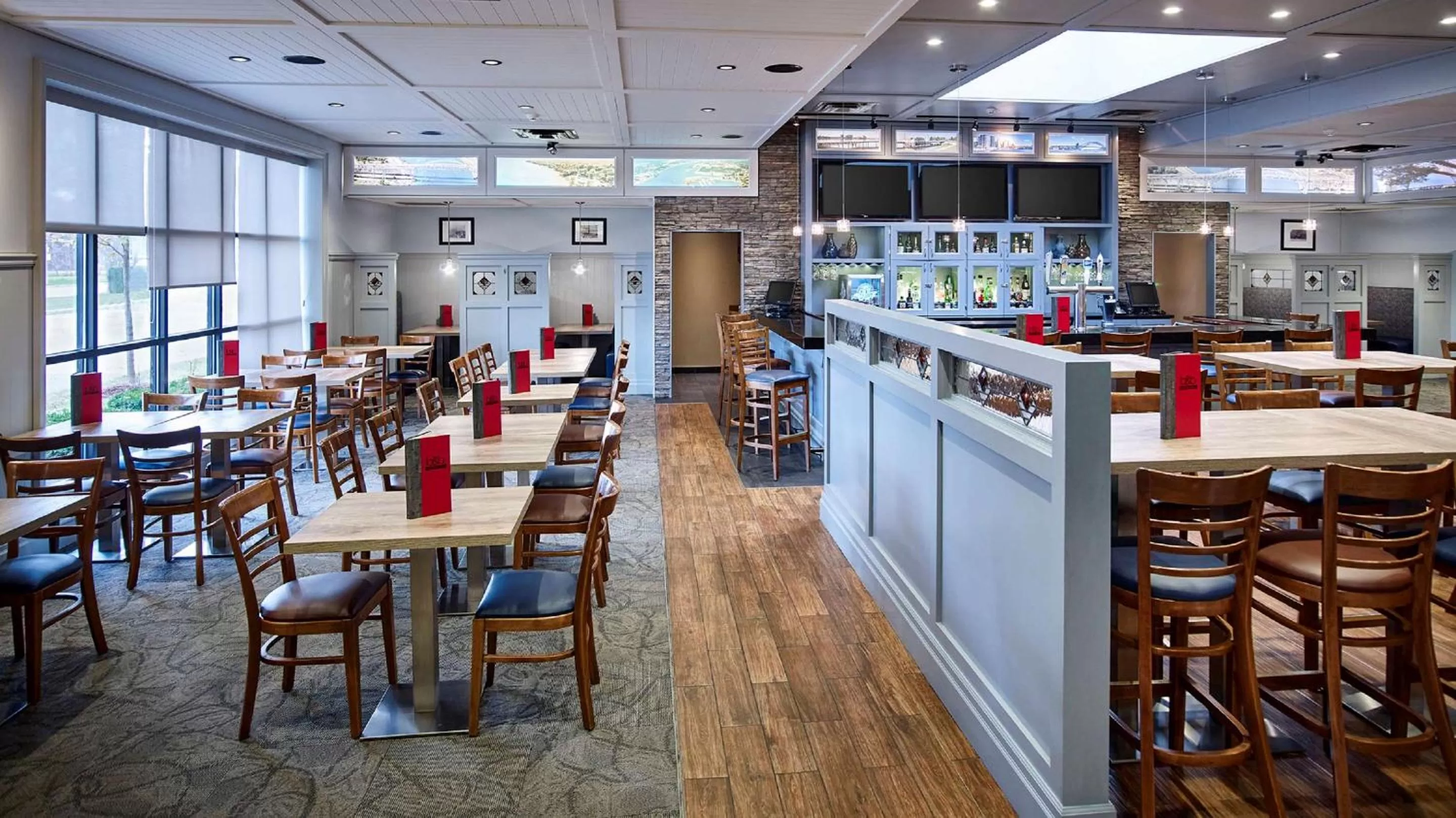 Restaurant/places to eat in Best Western Plus Guildwood Inn