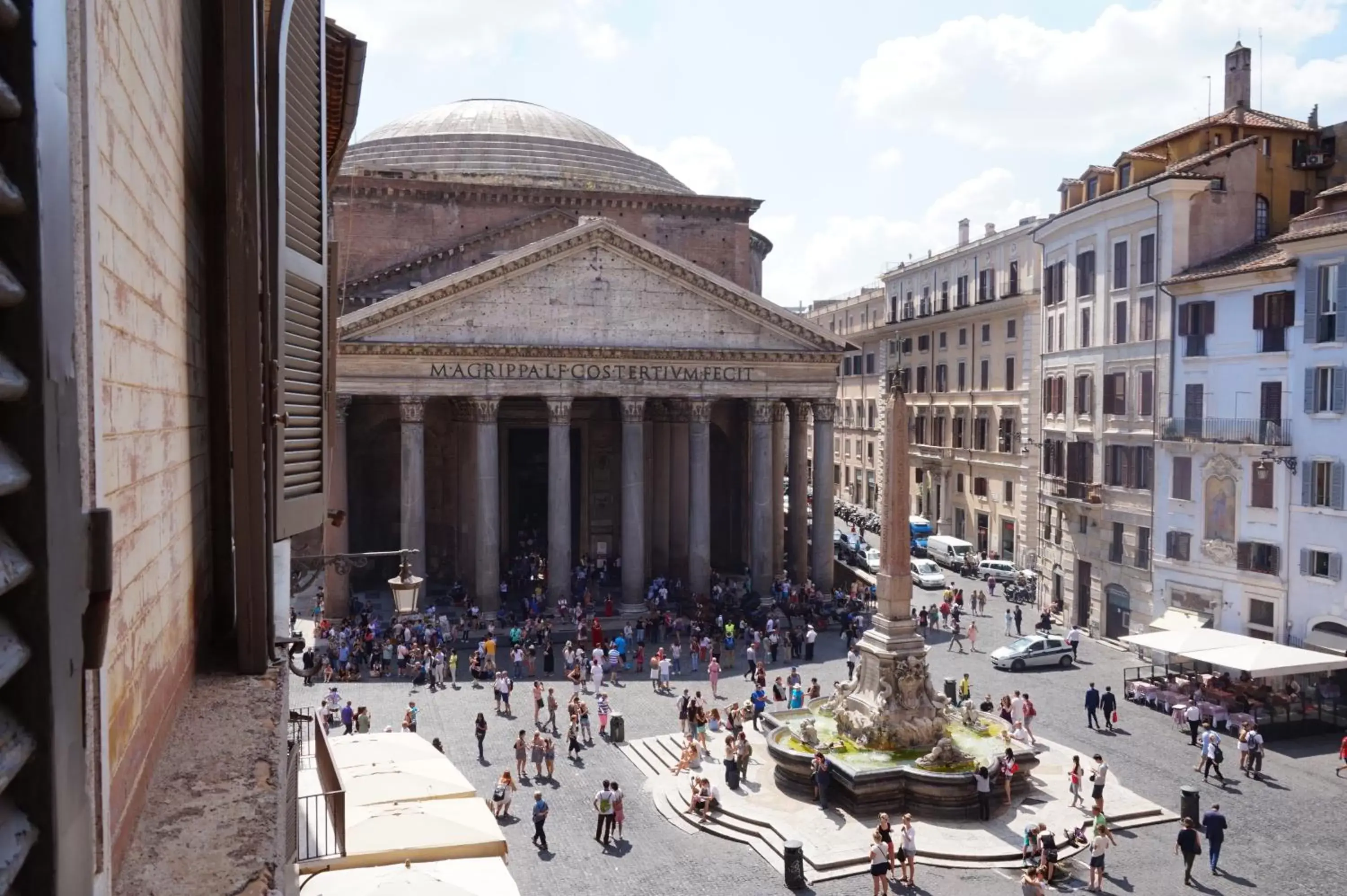 Day in Antico Albergo del Sole al Pantheon