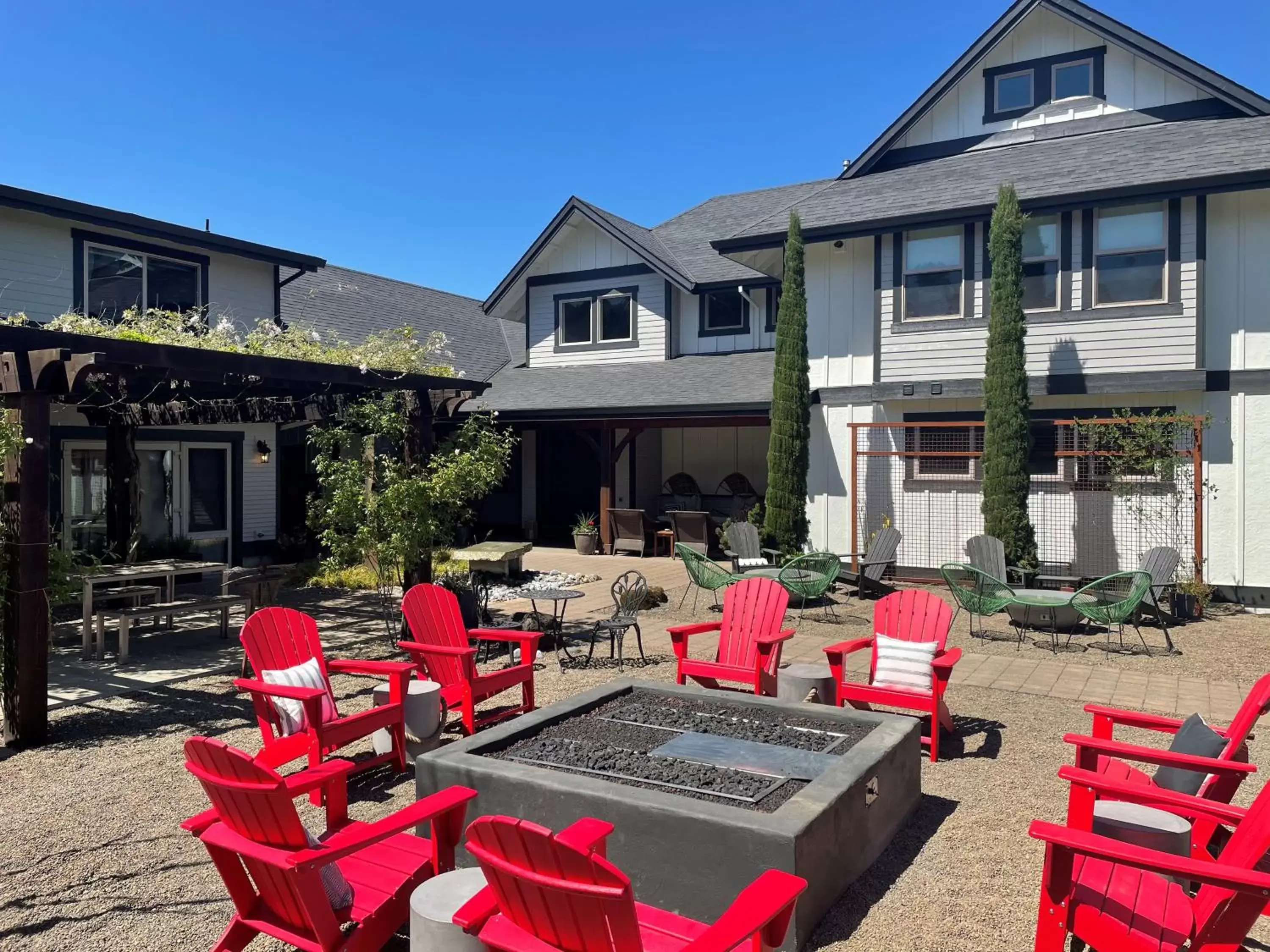 Patio in The Setting Inn Willamette Valley