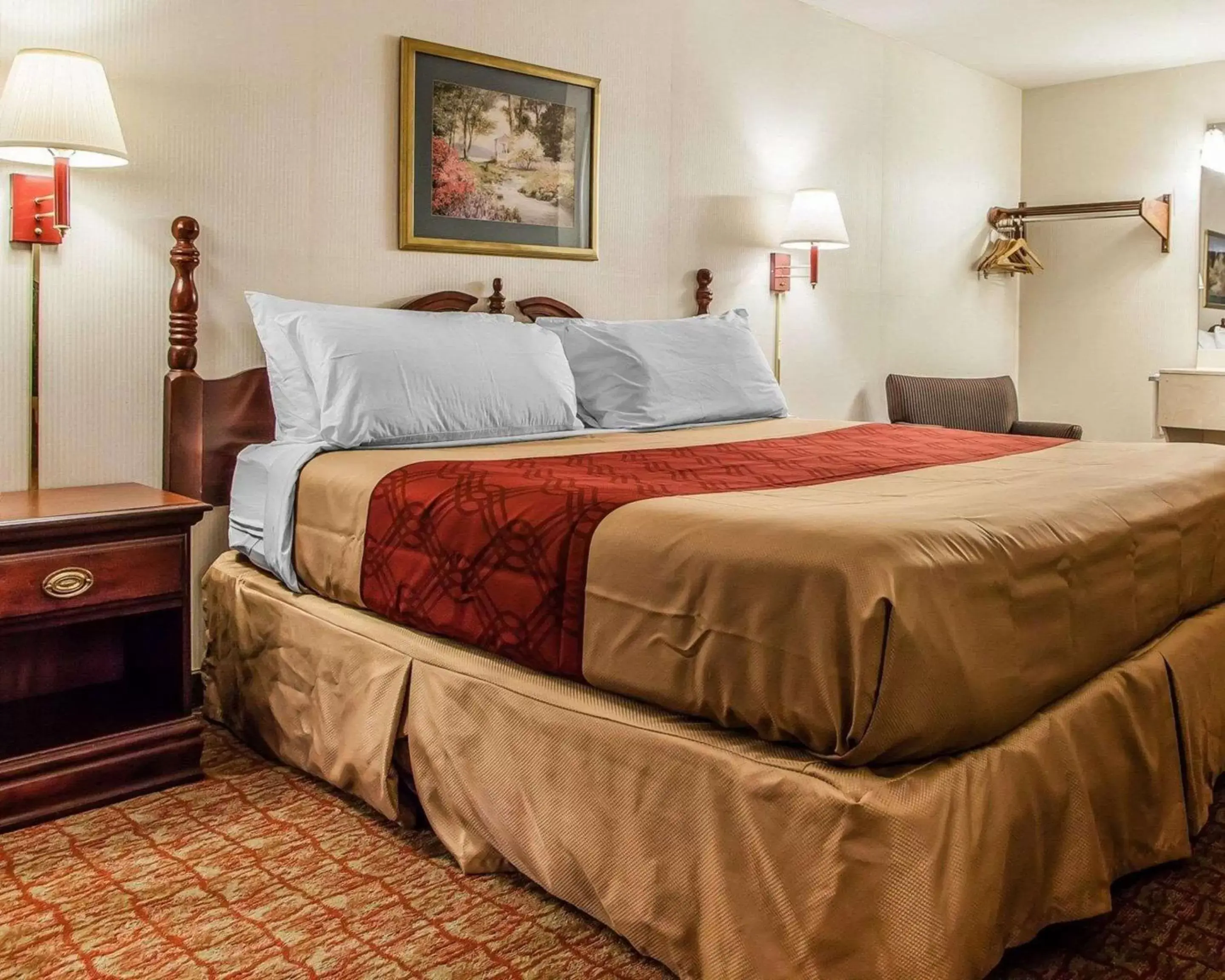 Photo of the whole room, Bed in Econo Lodge Douglassville-Pottstown