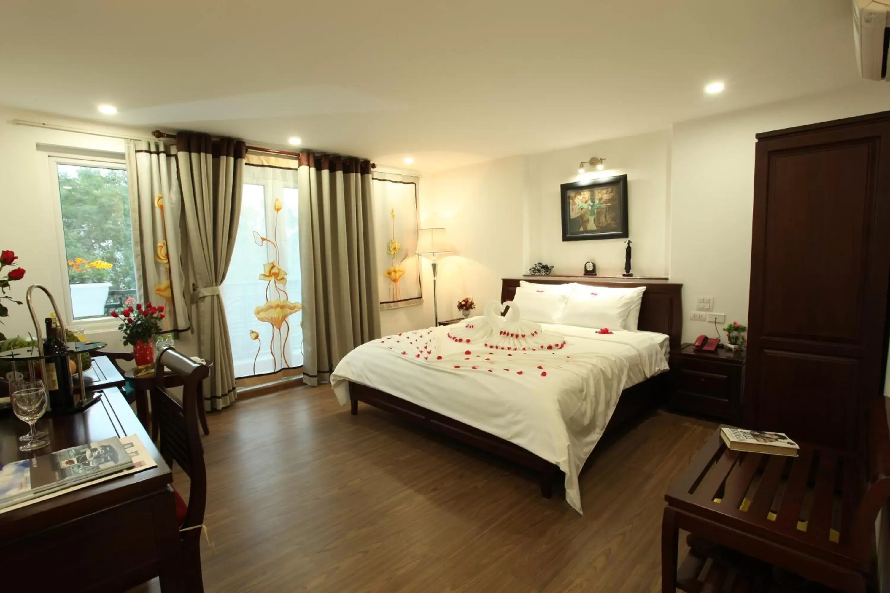 Bedroom in Hanoi Siva Luxury Hotel & Travel