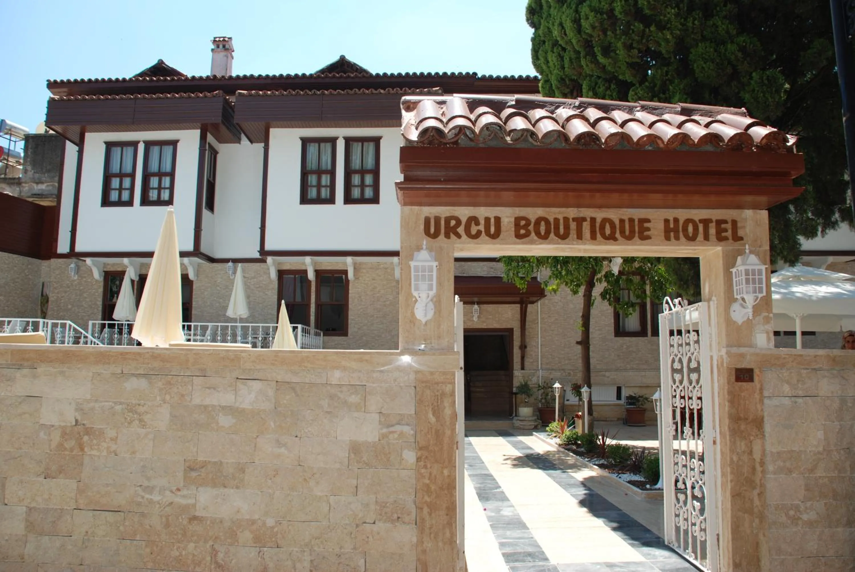 Property building in Urcu Hotel