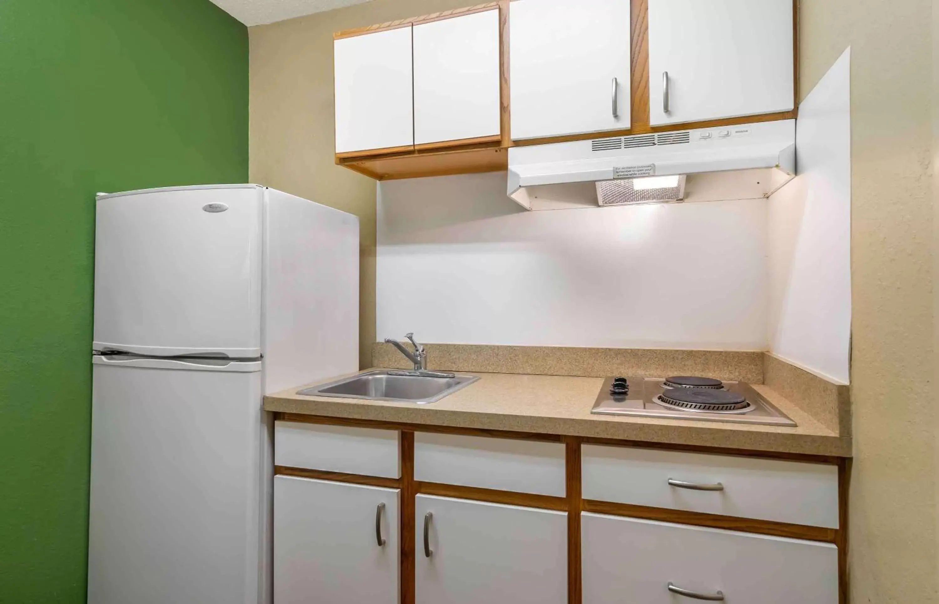 Bedroom in Extended Stay America Select Suites - Tampa - Brandon Bedroom in Extended Stay America Select Suites - Tampa - Brandon