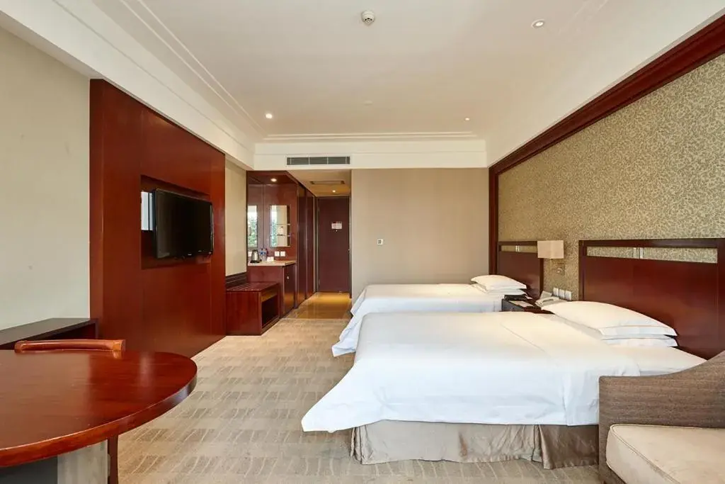 Bed in Tongli Lakeview Hotel