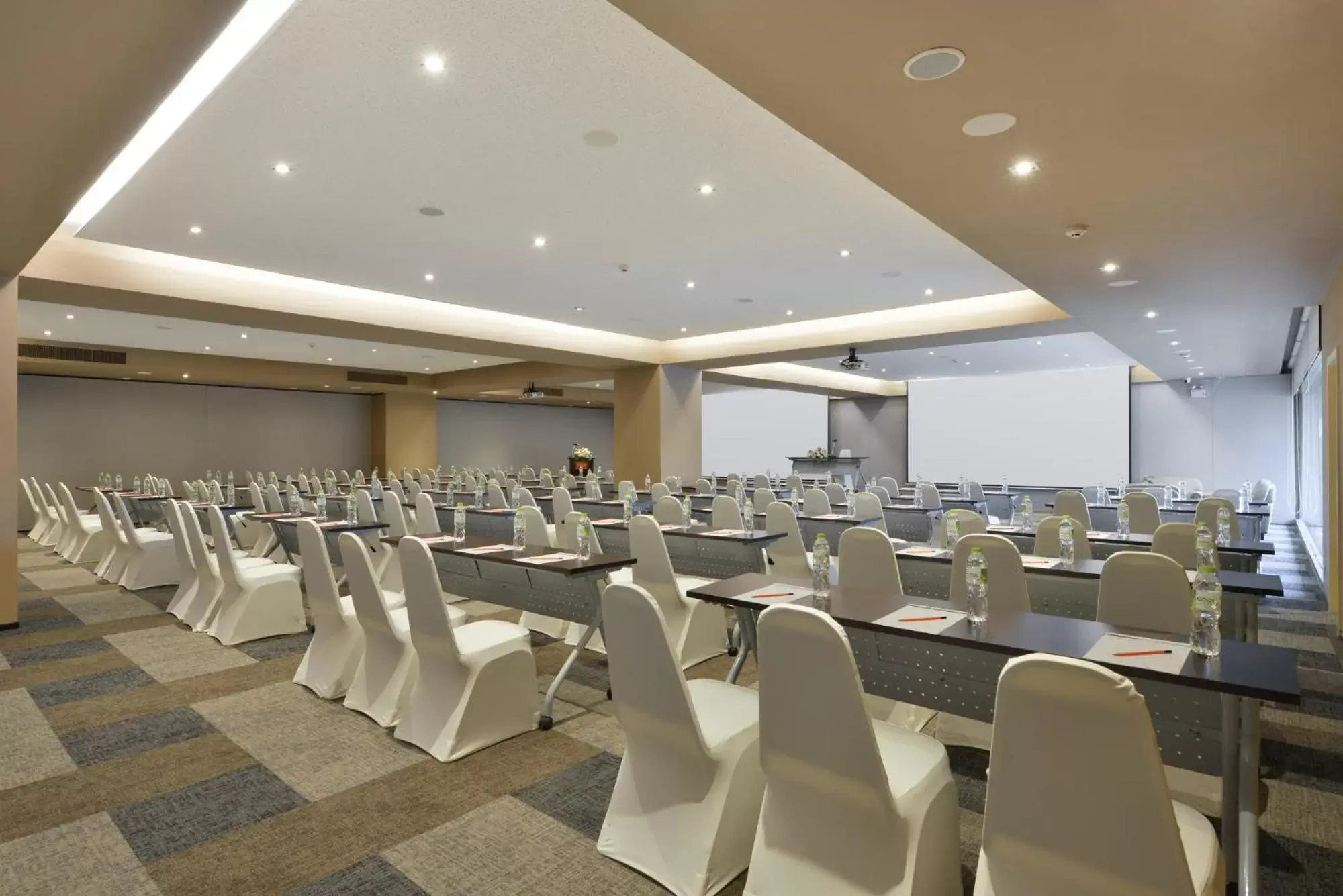 Meeting/conference room in Tinidee Hotel Bangkok Golf Club - SHA Certified