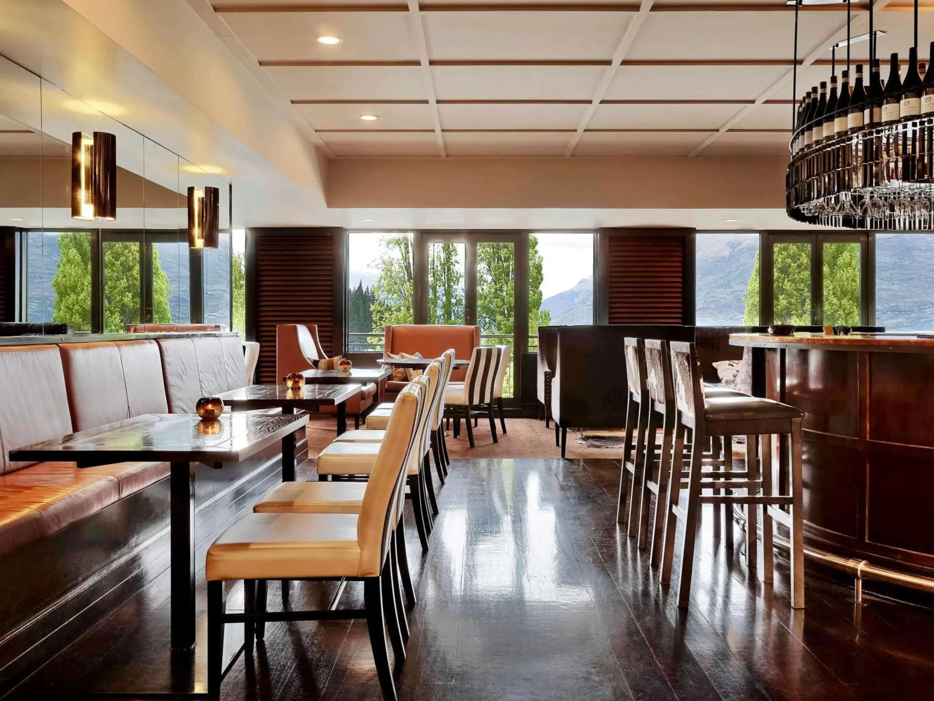 Property building, Restaurant/Places to Eat in Hotel St Moritz Queenstown - MGallery by Sofitel