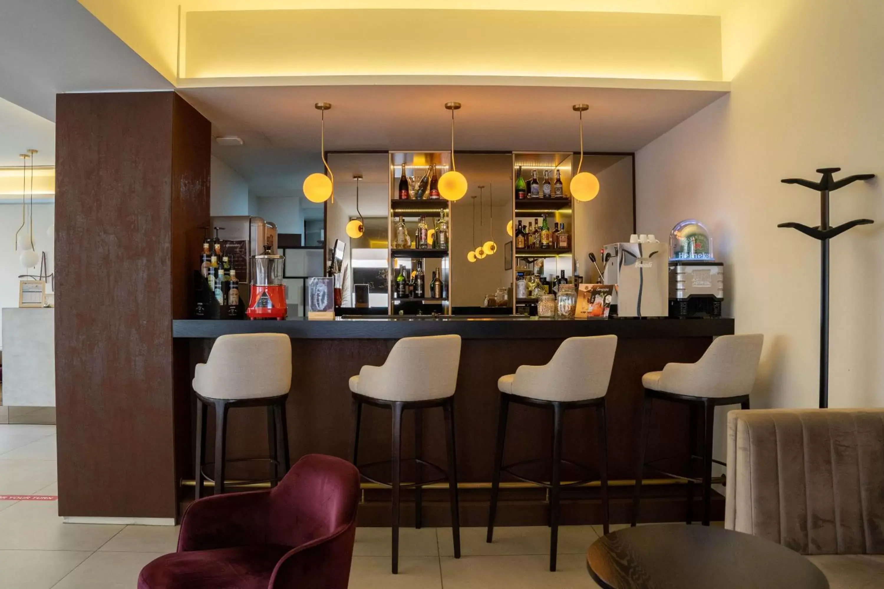 Lounge or bar, Lounge/Bar in Apulia Praia Hotel