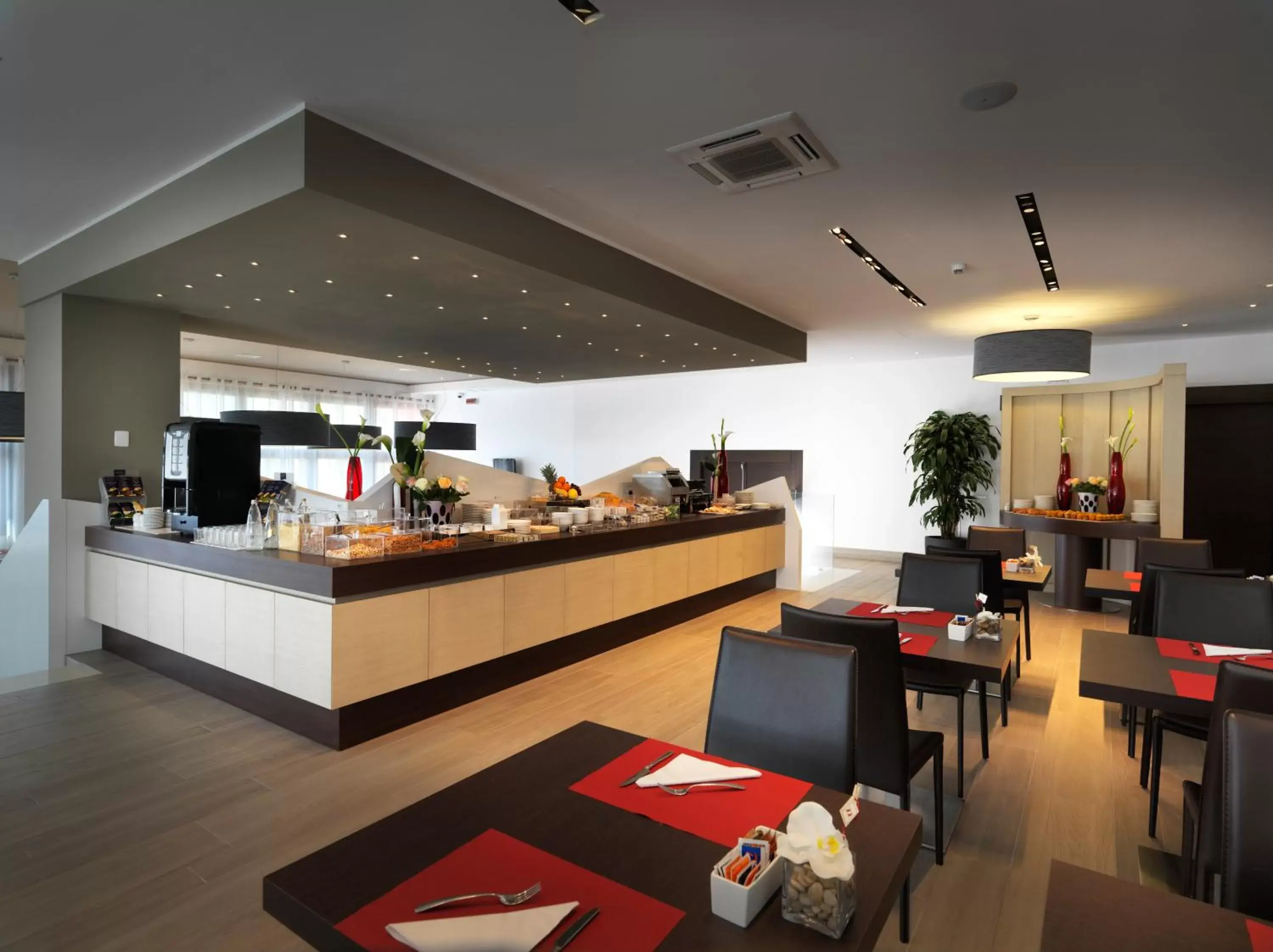 Restaurant/Places to Eat in DB Hotel Verona Airport And Congress