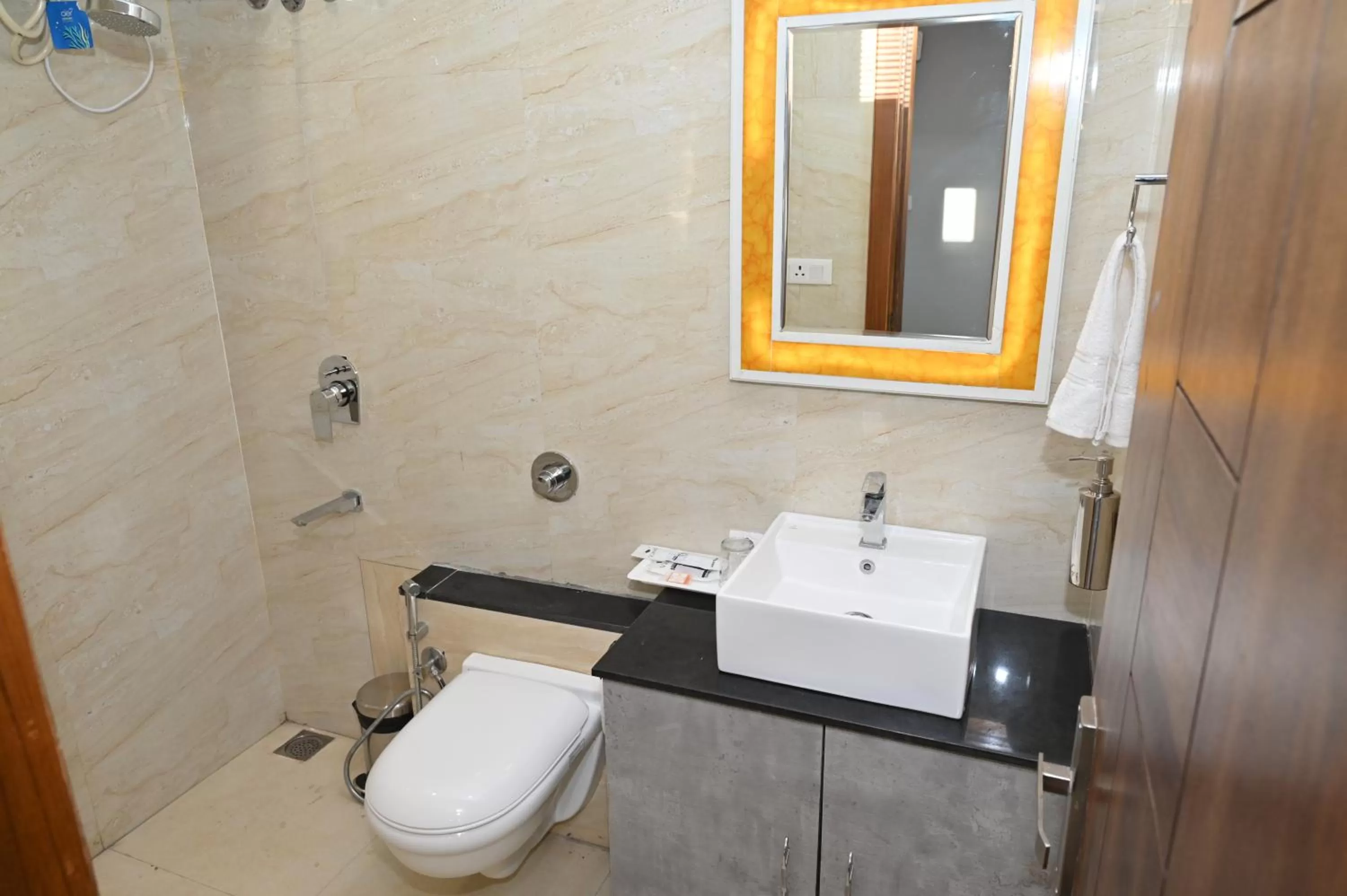 Toilet in Hotel Vasdaa Grand