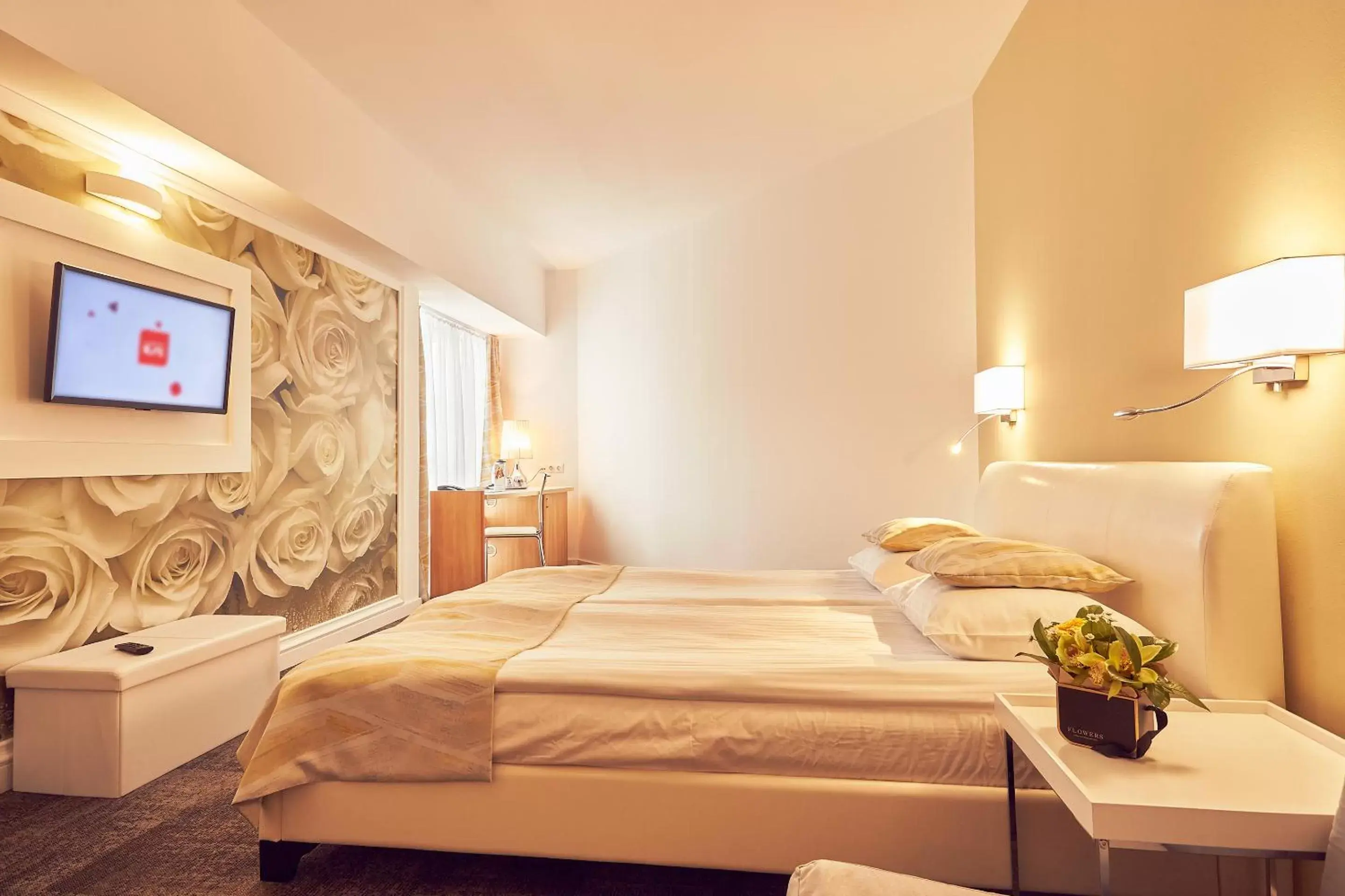 Bedroom, Bed in Continental Forum Constanta
