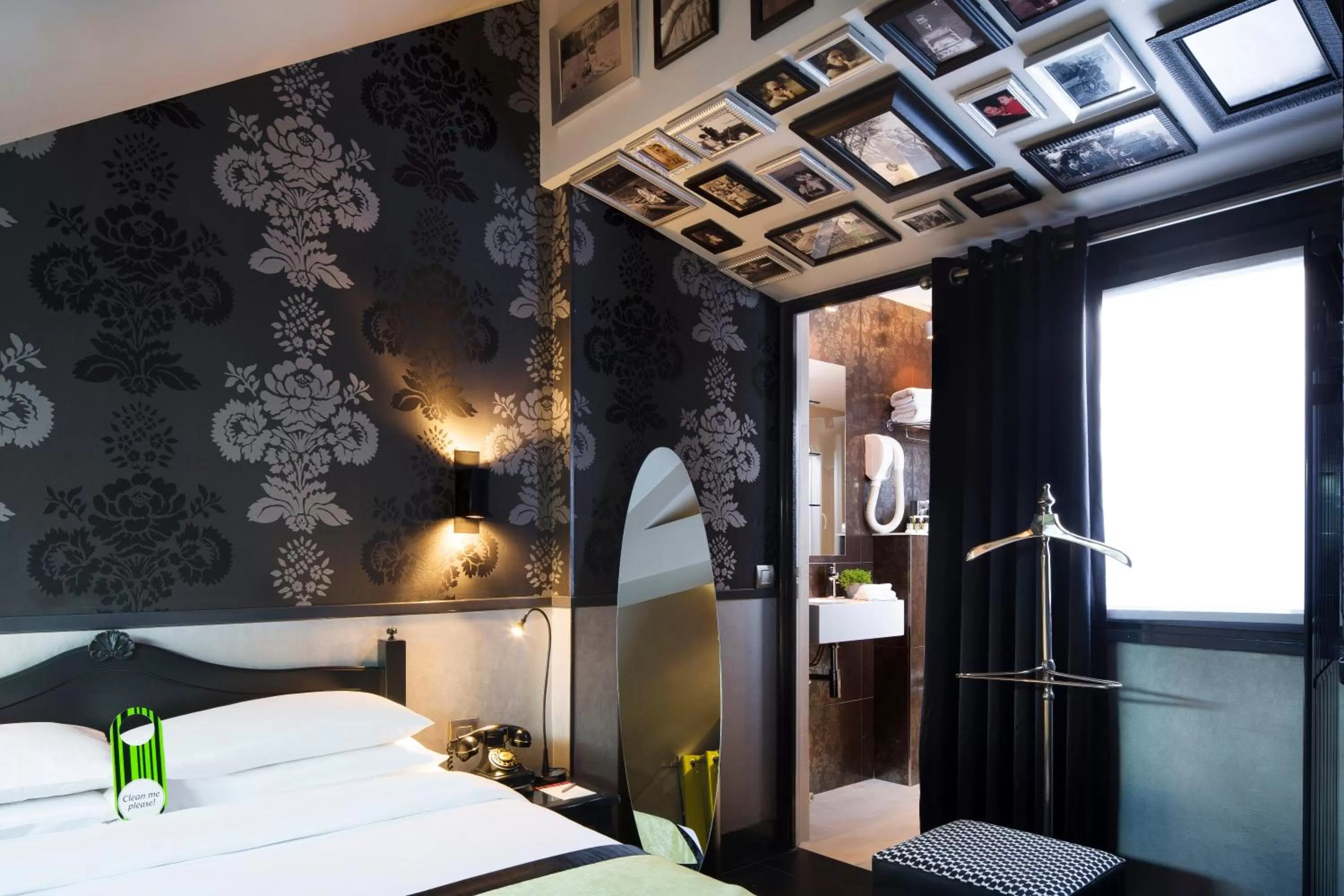 Photo of the whole room, Bed in Hotel Design Sorbonne