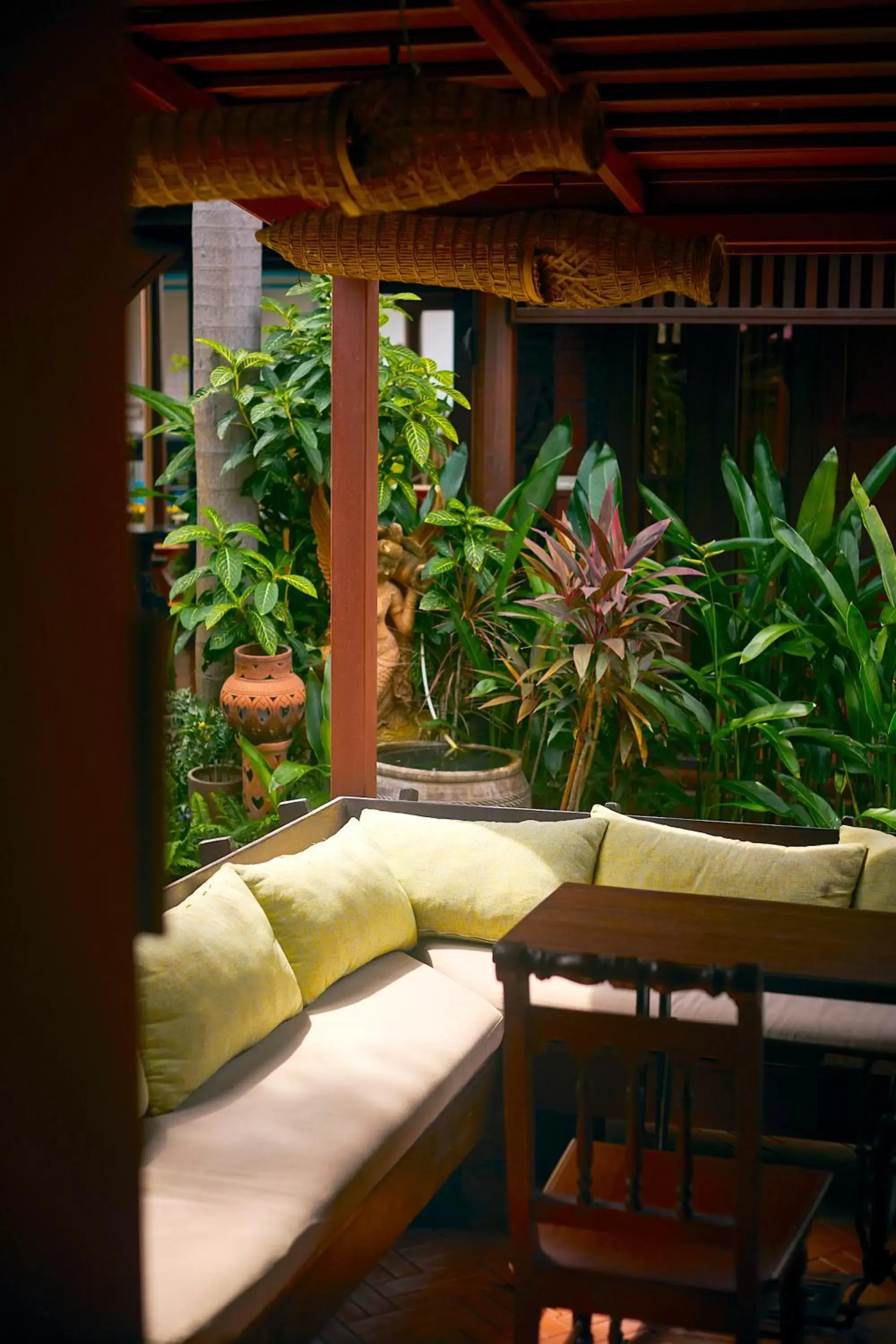 Restaurant/places to eat in Ruenkanok Thaihouse Resort Restaurant/places to eat in Ruenkanok Thaihouse Resort