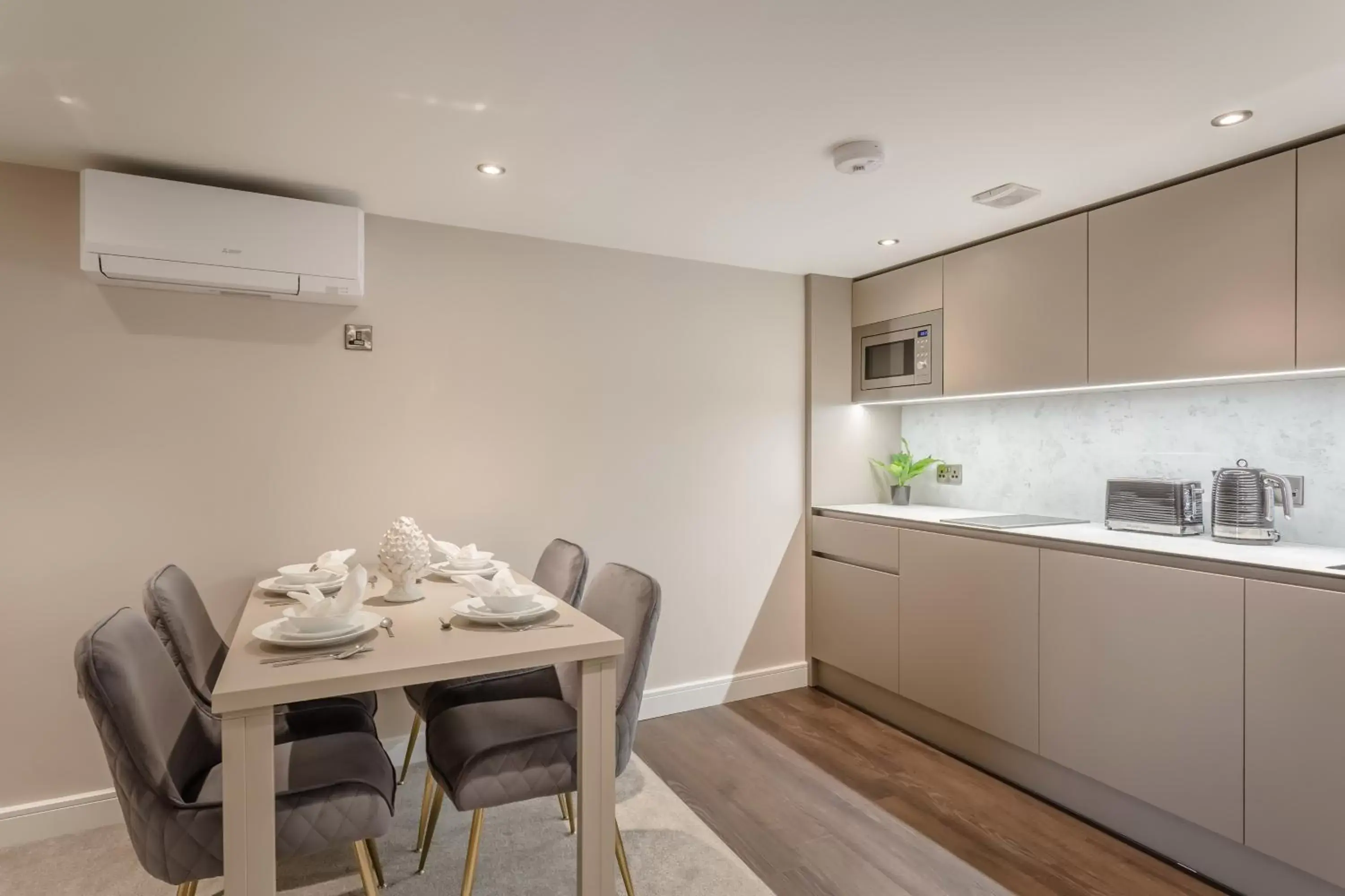 Kitchen or kitchenette, Kitchen/Kitchenette in Heritage Mews Nottingham