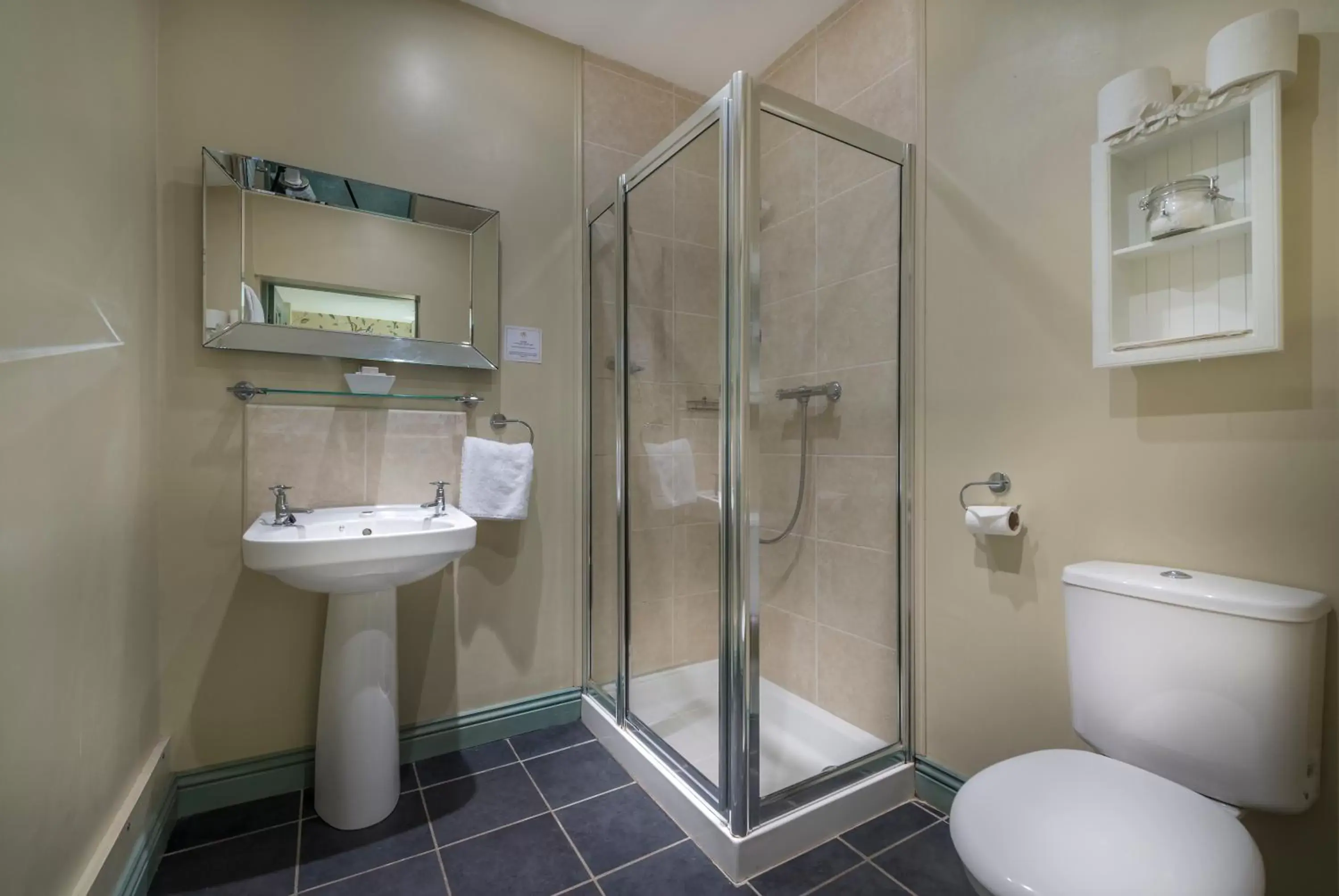 Bathroom in The Golden Fleece Hotel, Thirsk, North Yorkshire