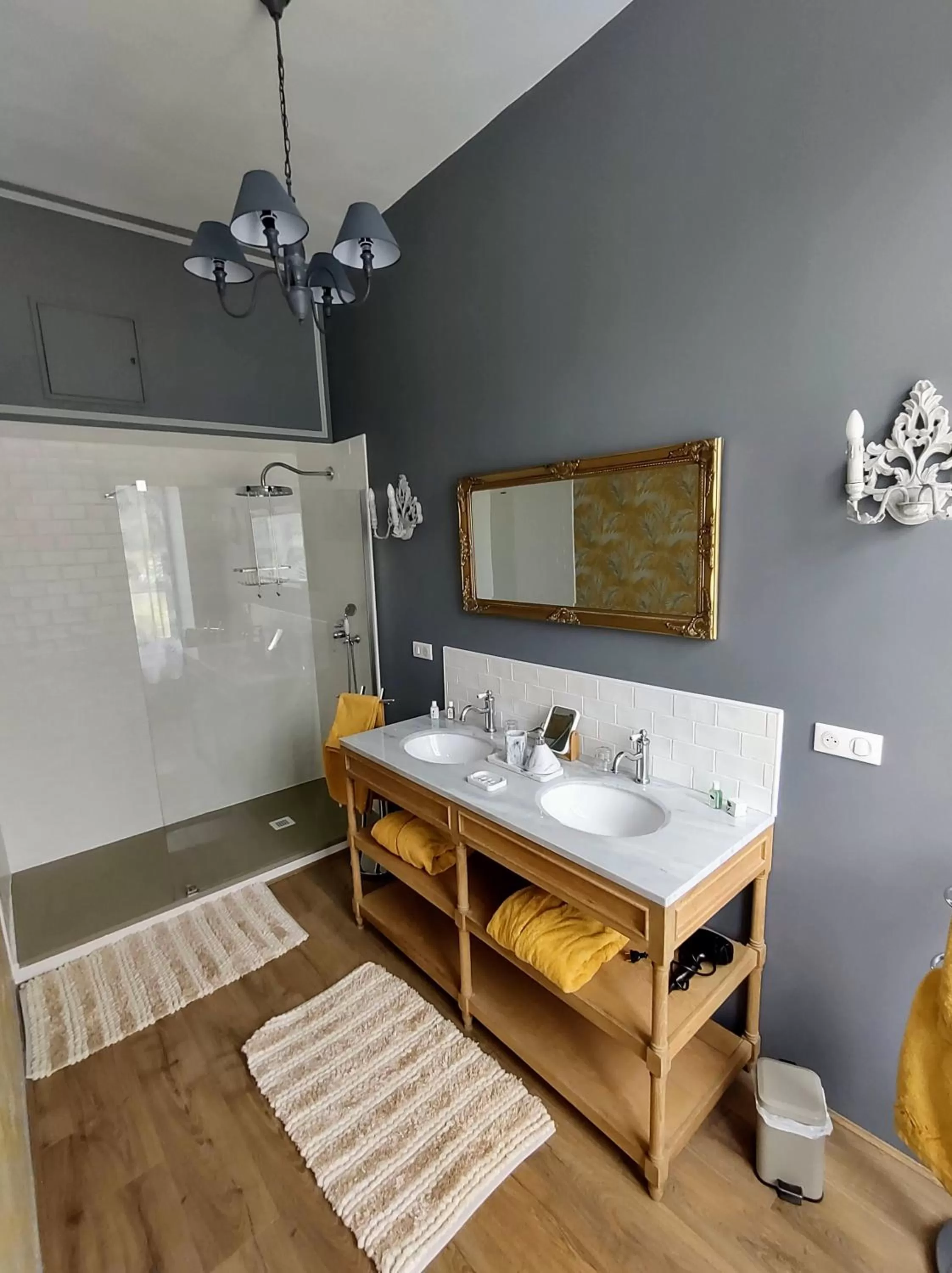 Bathroom in Maison Grandsire Chambres D'Hôtes