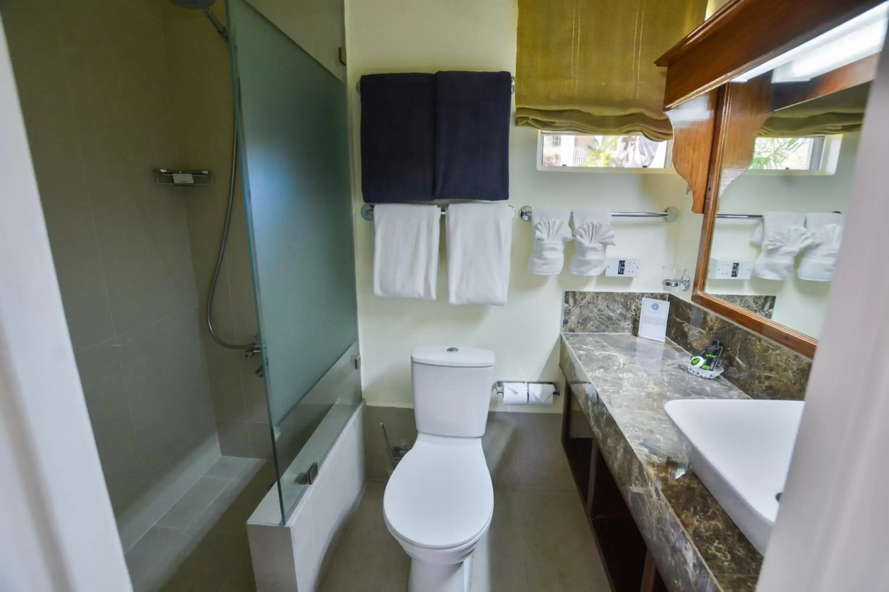 Bathroom in Blue Horizons Garden Resort