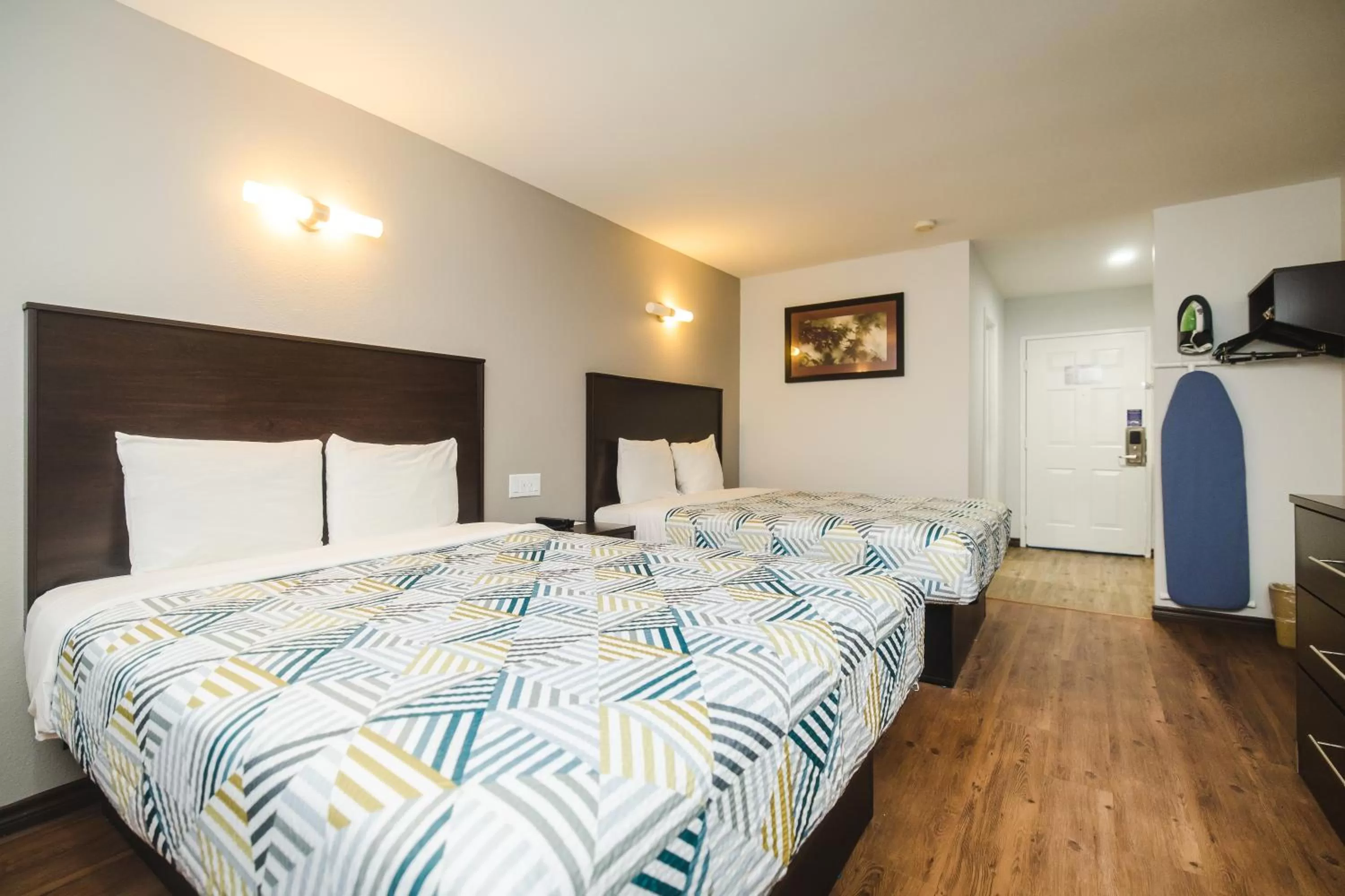 furniture, Bed in Studio 6 Channelview TX Baytown West