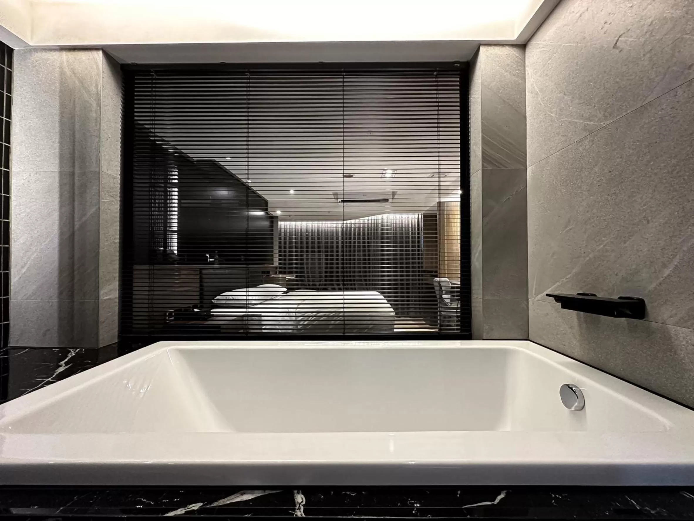 Bed in Autumn Willow Hotel