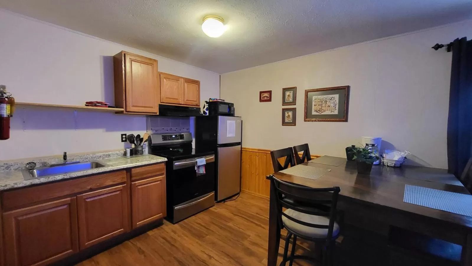 Kitchen or kitchenette in Hunter's Friend Resort near Silver Dollar City