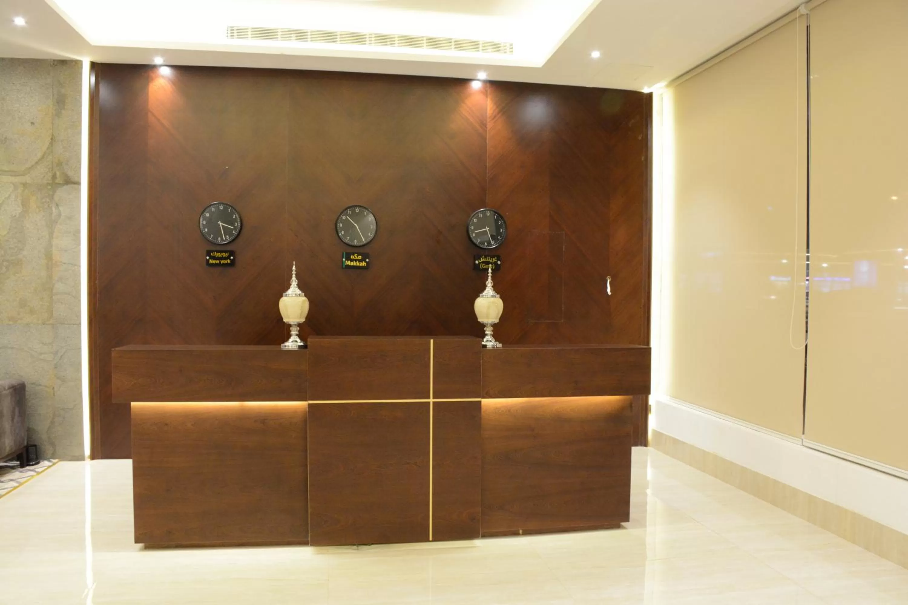 Staff, Lobby/Reception in E1 Hotel