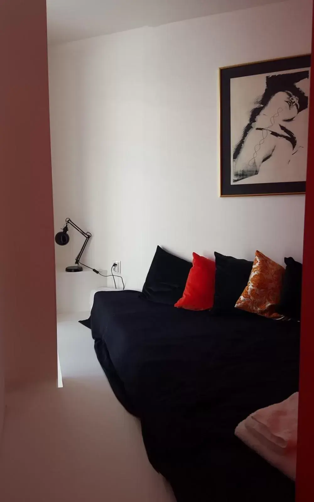 Budget Double Room in Tings Lisbon Budget Double Room in Tings Lisbon