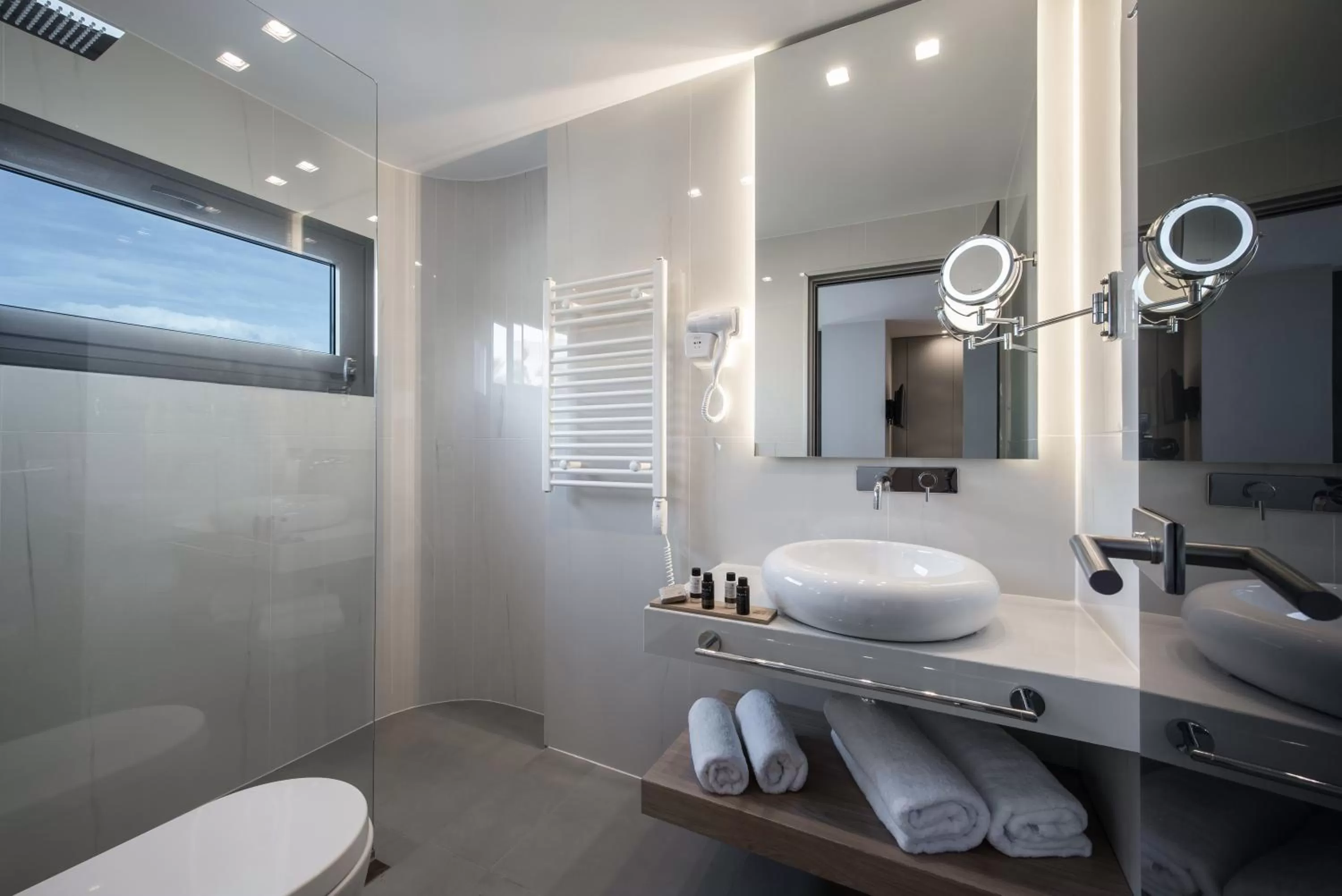 Bathroom in Lavris City Suites