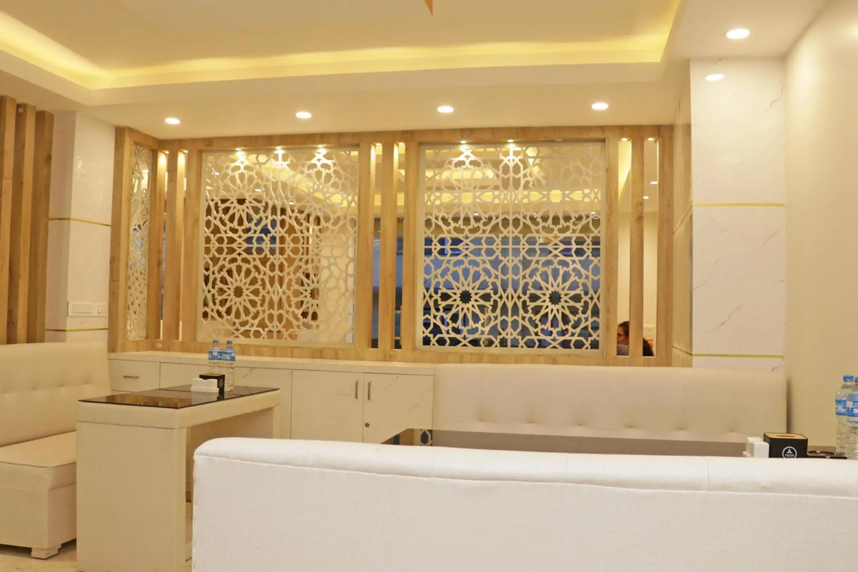 Restaurant/places to eat, Bathroom in Hotel Nilakantha Pvt. Ltd