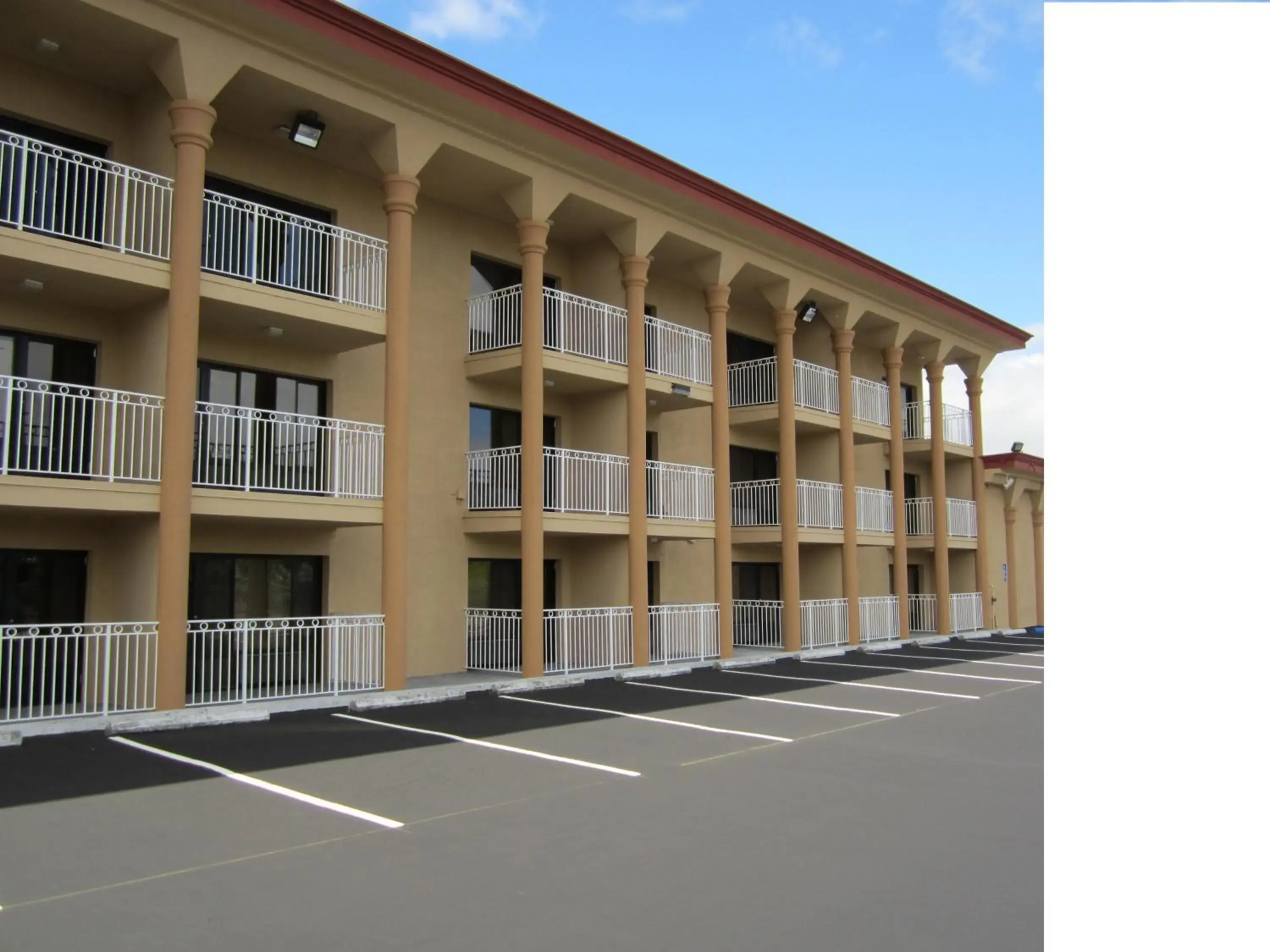 Property building in Super 8 by Wyndham Vallejo/Napa Valley Property building in Super 8 by Wyndham Vallejo/Napa Valley