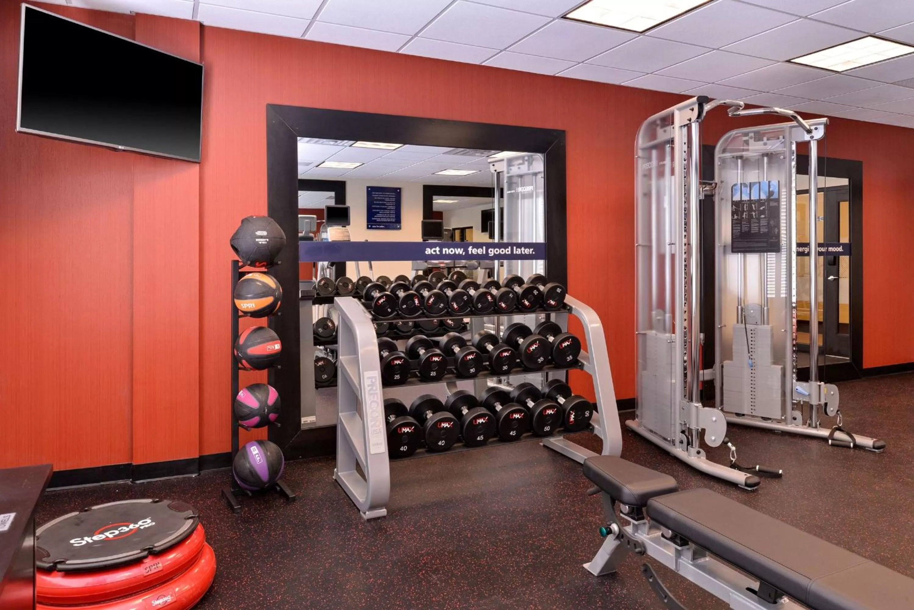 Fitness centre/facilities in Hampton Inn Rome