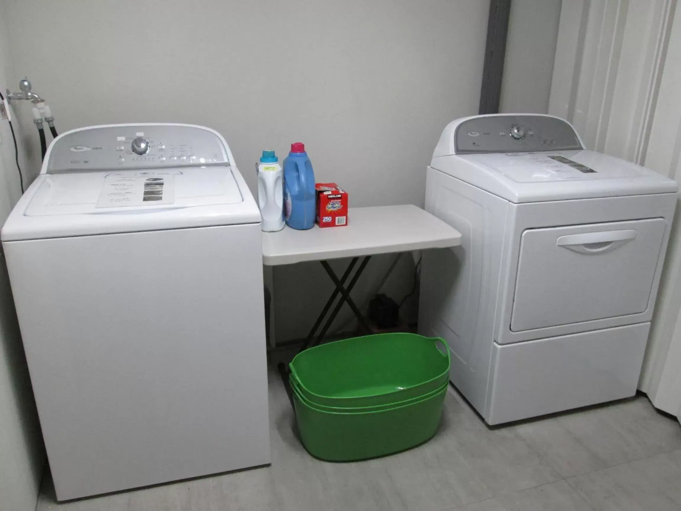 washing machine, Kitchen/Kitchenette in Horizon Inn