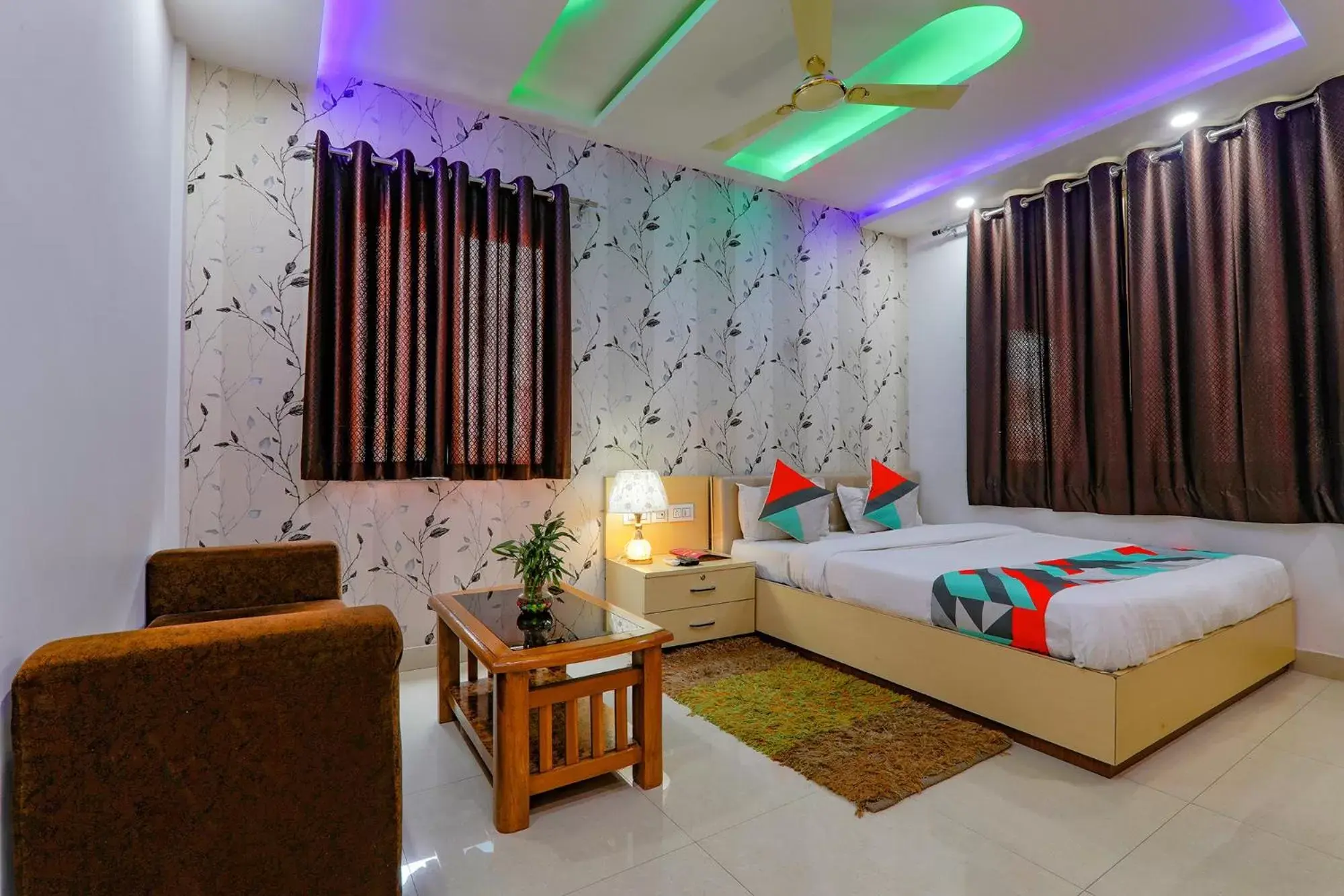 Photo of the whole room, Bed in FabExpress Moti Mahal Photo of the whole room, Bed in FabExpress Moti Mahal